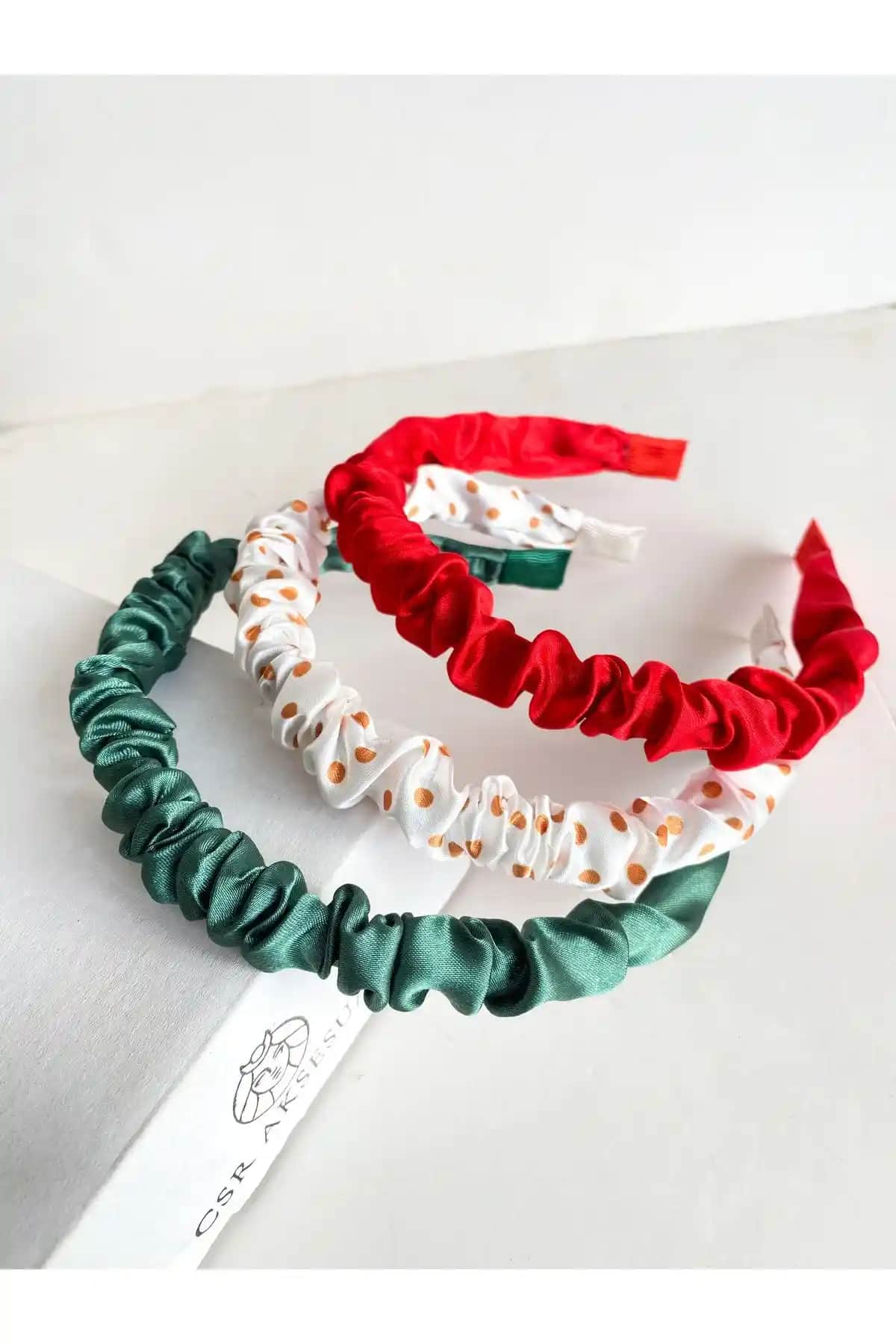 CSR Aksesuar 3'lü Yılbaşı Serisi Klasik Taç Seti Canlı Kırmızı Renk ve Hafif Tasarım