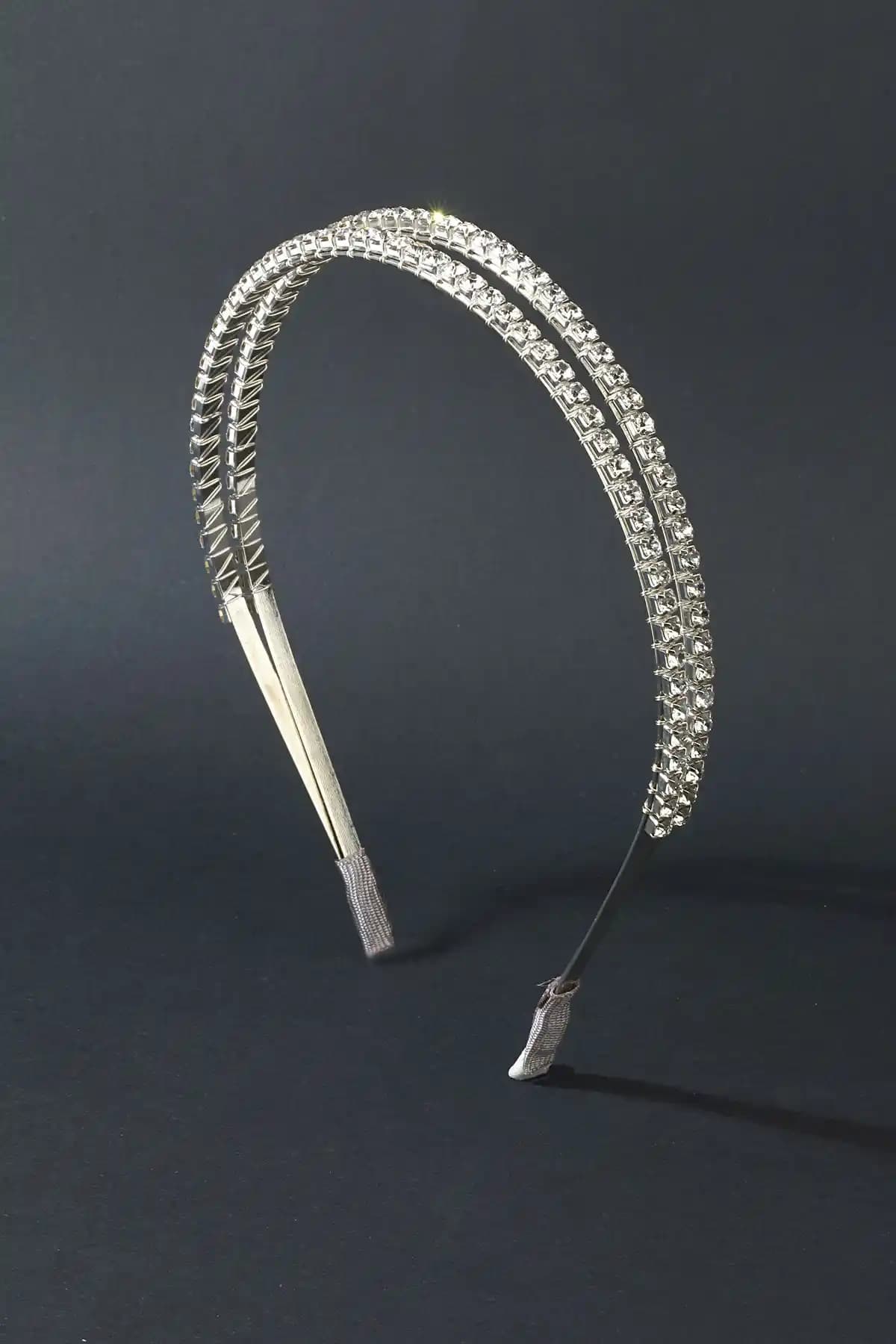 CSR Aksesuar Çift Sıralı Zirkon Taç: Modern ve Şık Tasarımla Zarafetin Sembolü