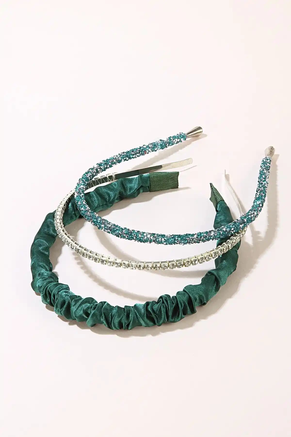 CSR Aksesuar Saten İncili Taç Setiyle Özel Günlerde Şıklık ve Zarafet Yakalamak