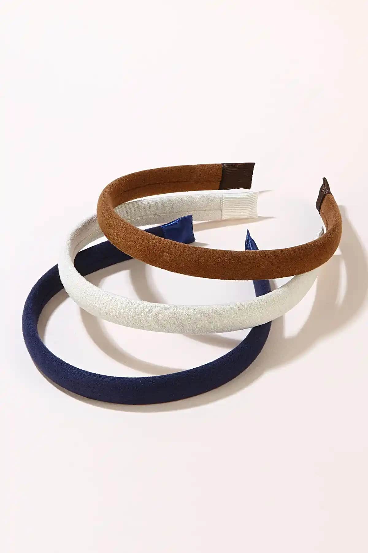 CSR Aksesuar Taç Setleri Karşılaştırması: Nubuk ve Parıltılı Modellerin Özellikleri