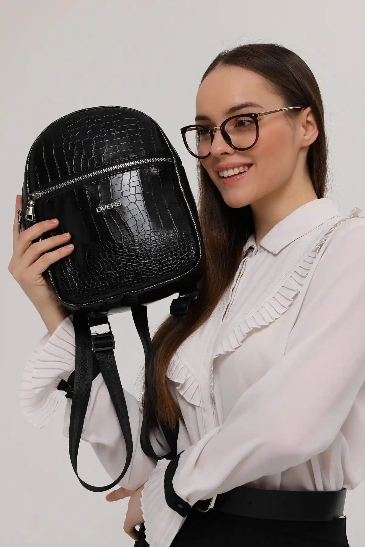 D'VERS Kroko Siyah 2 Bölmeli Kadın Sırt Çantası: Şıklık ve Fonksiyonellik Bir Arada
