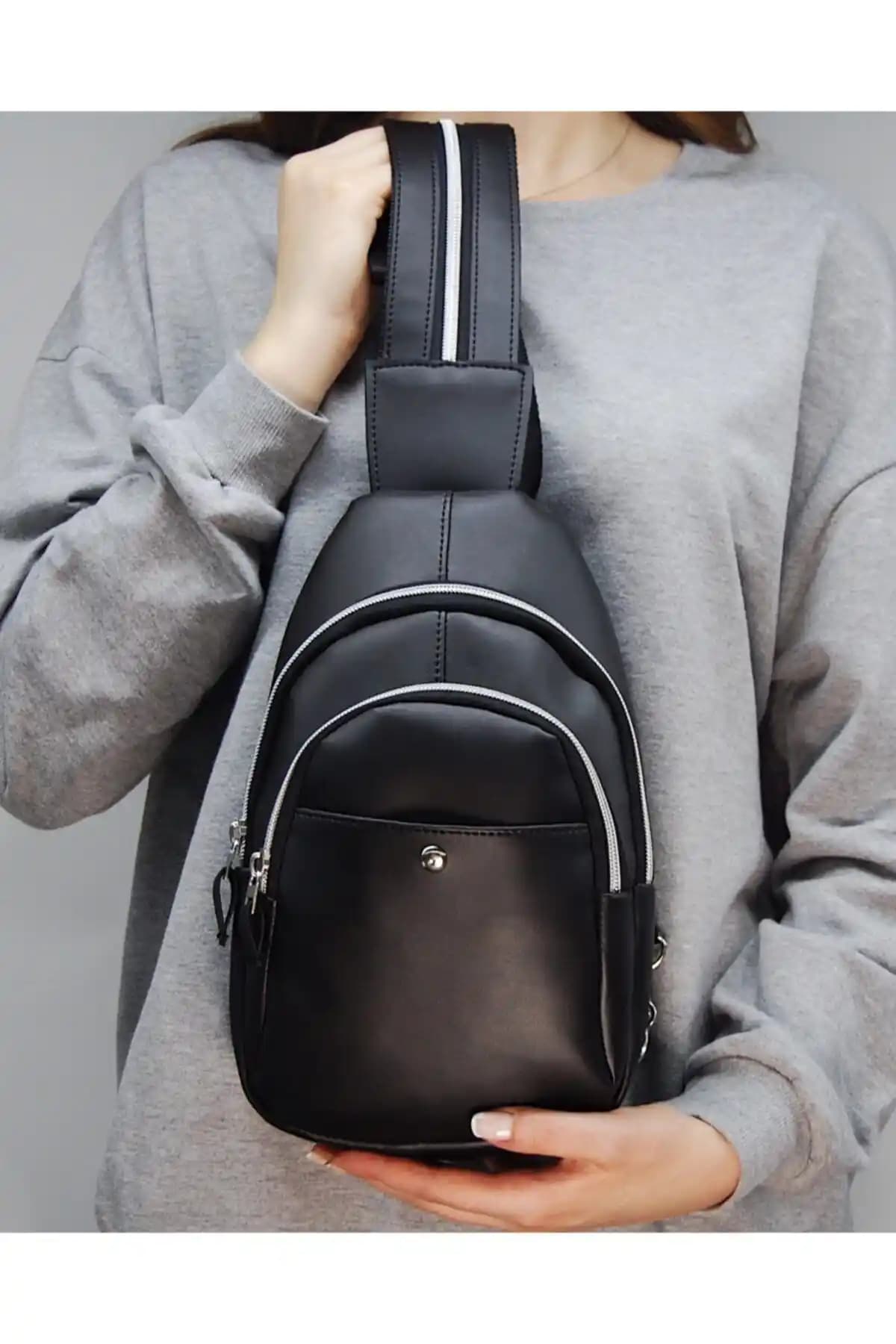 D'VERS Modawest ve Shule Bags Scooby Siyah Çanta Karşılaştırması