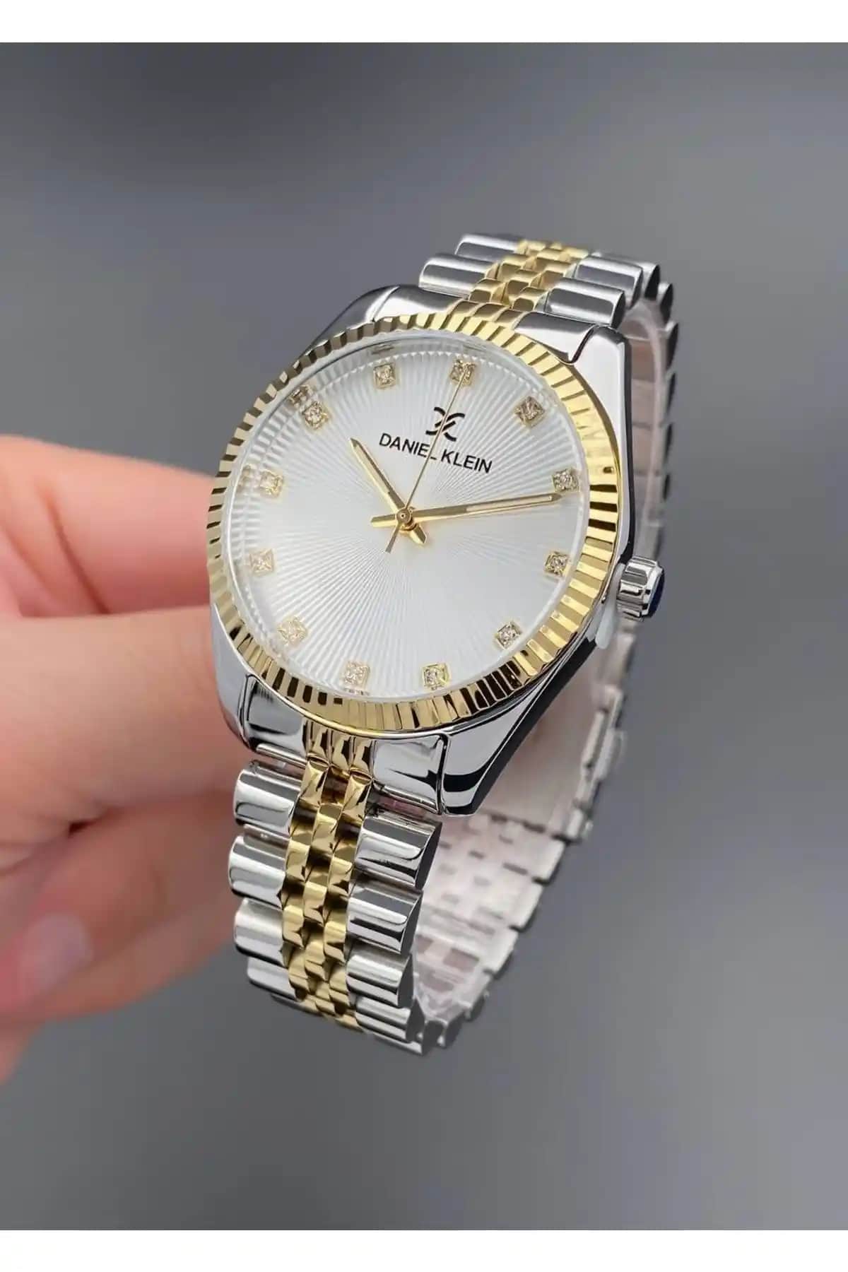 Daniel Klein ve Ferrucci Kadın Kol Saatleri Karşılaştırması: Tasarım, Özellikler ve Fiyatlar