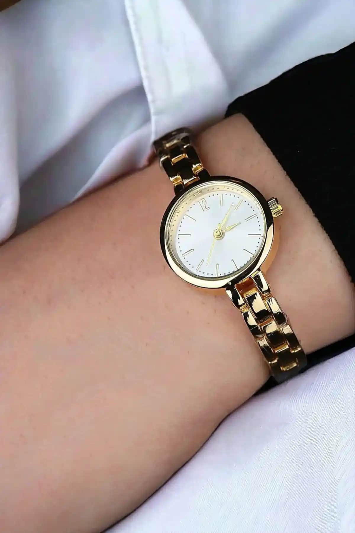 DARK BLANC Gold Minimal Kol Saati Modern ve Zarif Tasarım İle Şıklık Sunar