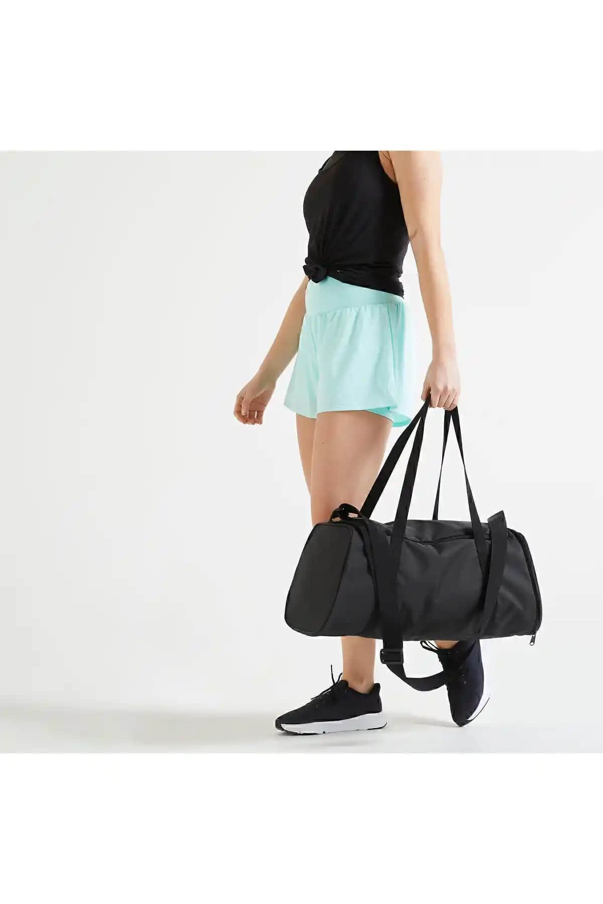 Decathlon 20L Siyah Spor Çantası - Hafif, Dayanıklı ve Su Geçirmez Tasarım