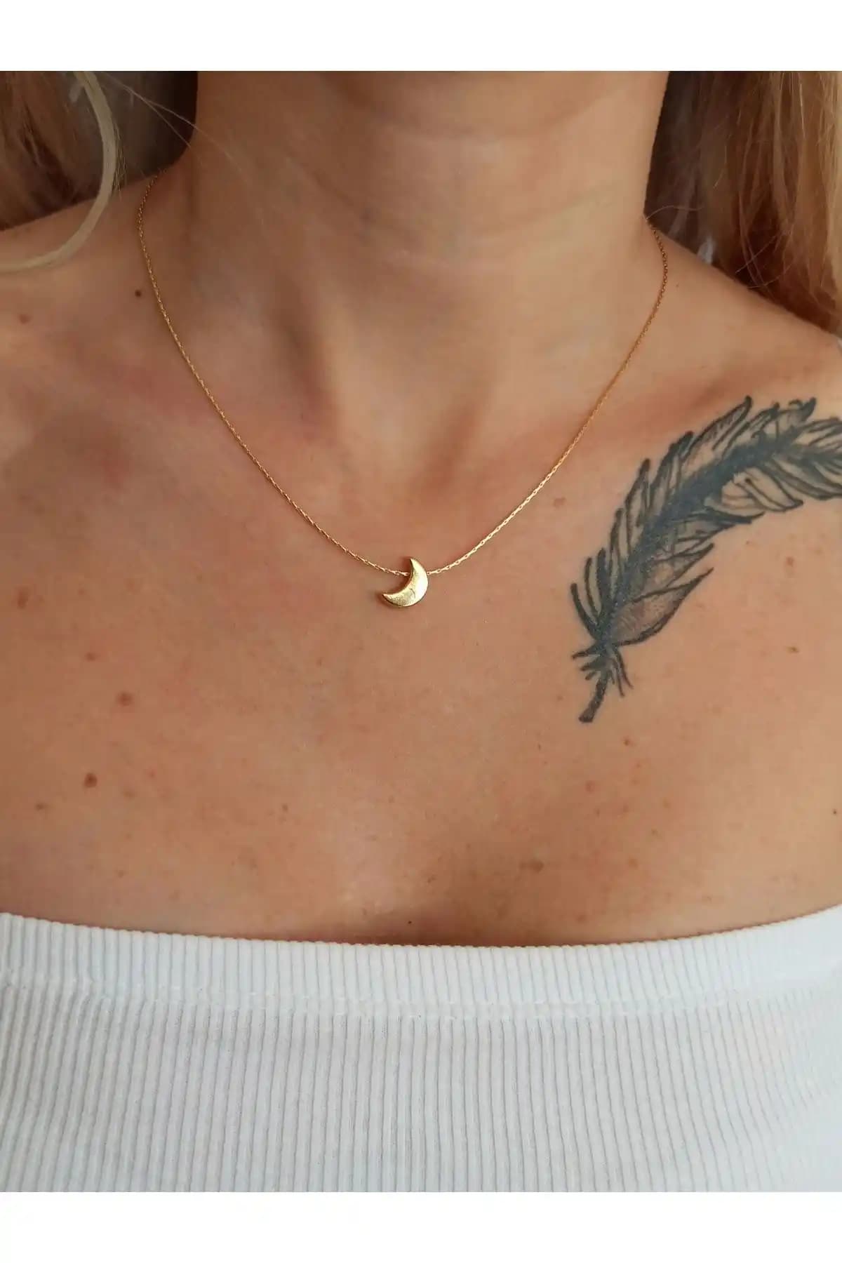 DENİZDENAL Mini Hilal ve Jack Ferrero Kadın Kolye Karşılaştırması: Hangi Model Daha Uygun