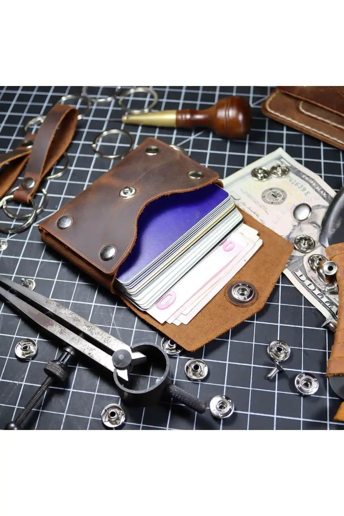 Deri Cüzdan Olmeca ve Overcraft Minimal Kartlık Karşılaştırması