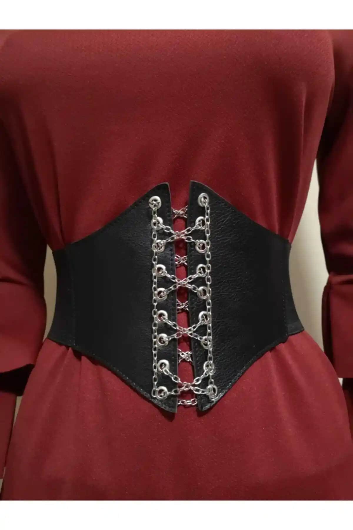 Derimplus Zincirli Lastikli Korse Kemer ve Kemerix Bağcıklı Siyah Korse Kemer Karşılaştırması