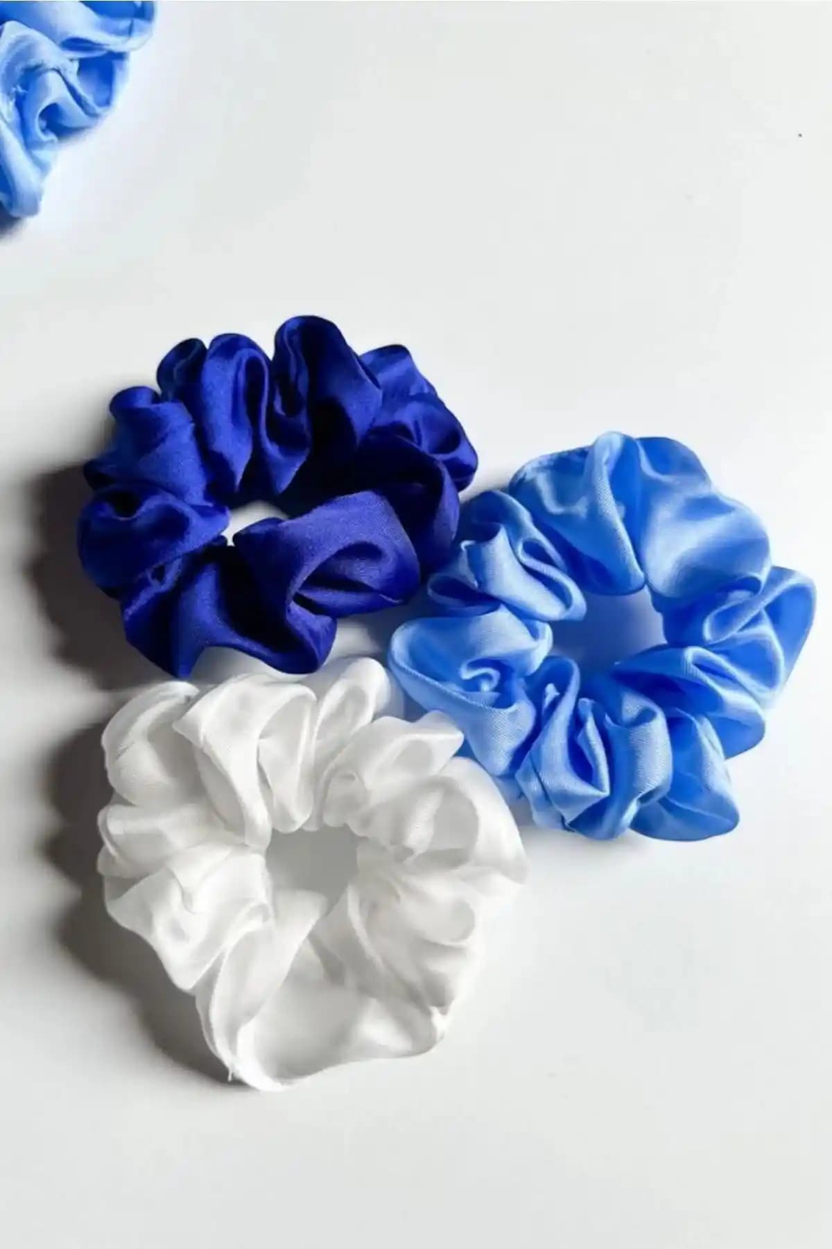 Diloshtrend Kadın Saten Toka Lastik Seti: Şıklık ve Konforun Buluşması