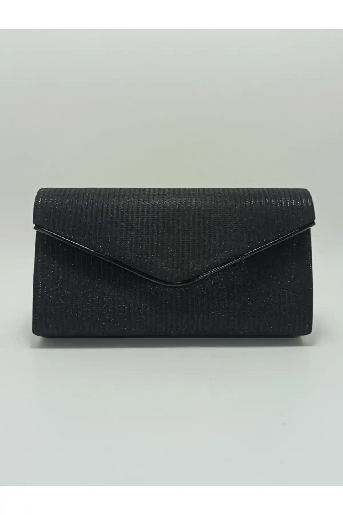 Dizaynbag ve Elentra Siyah Abiye Çantaları Karşılaştırması: Moda ve Şıklık Rehberi