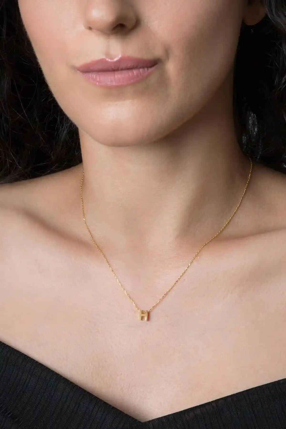 Elika Silver Kadın Üç Boyutlu H Harfli Gümüş Kolye ve Zarif Takı Seçenekleri