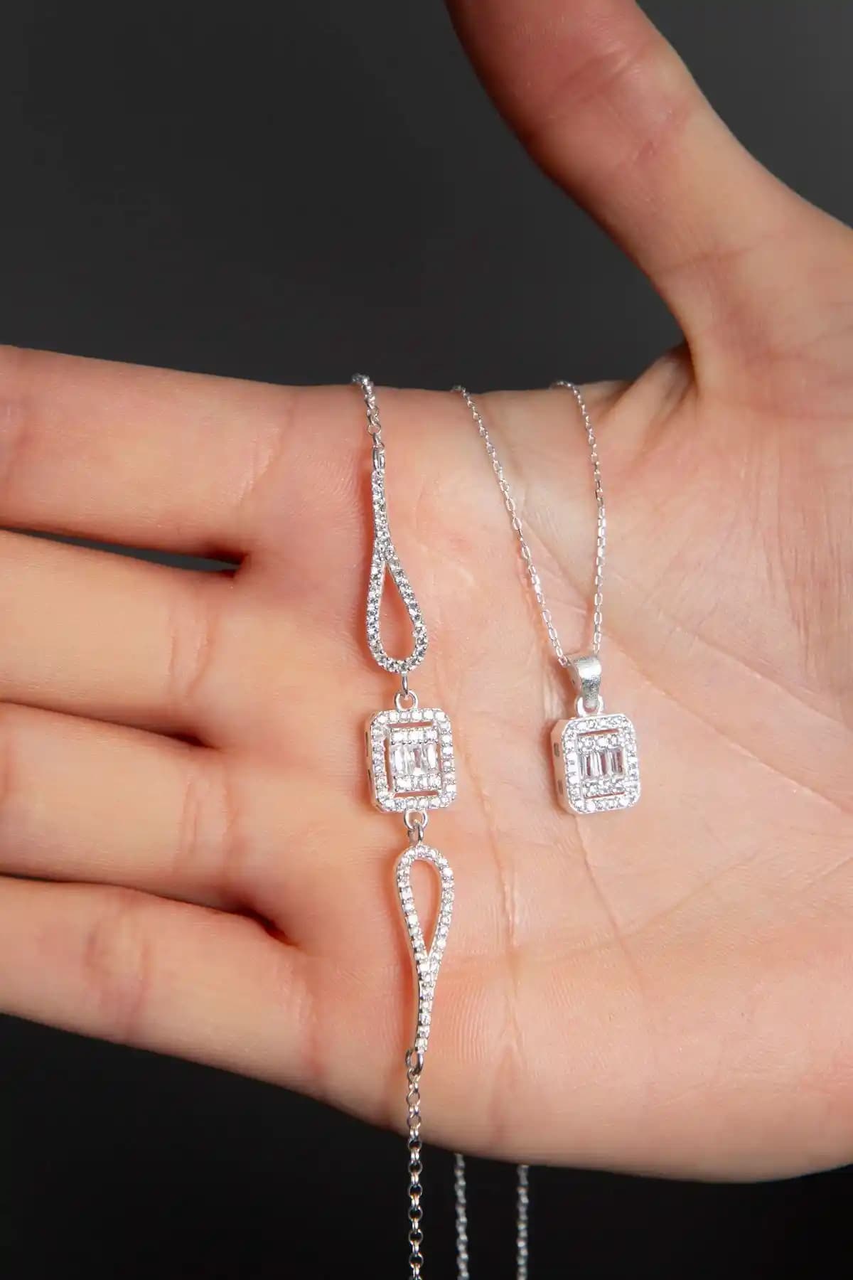 Elika Silver Kadınlar İçin 925 Ayar Gümüş Takı Seti Zarif ve Dayanıklı Tasarım