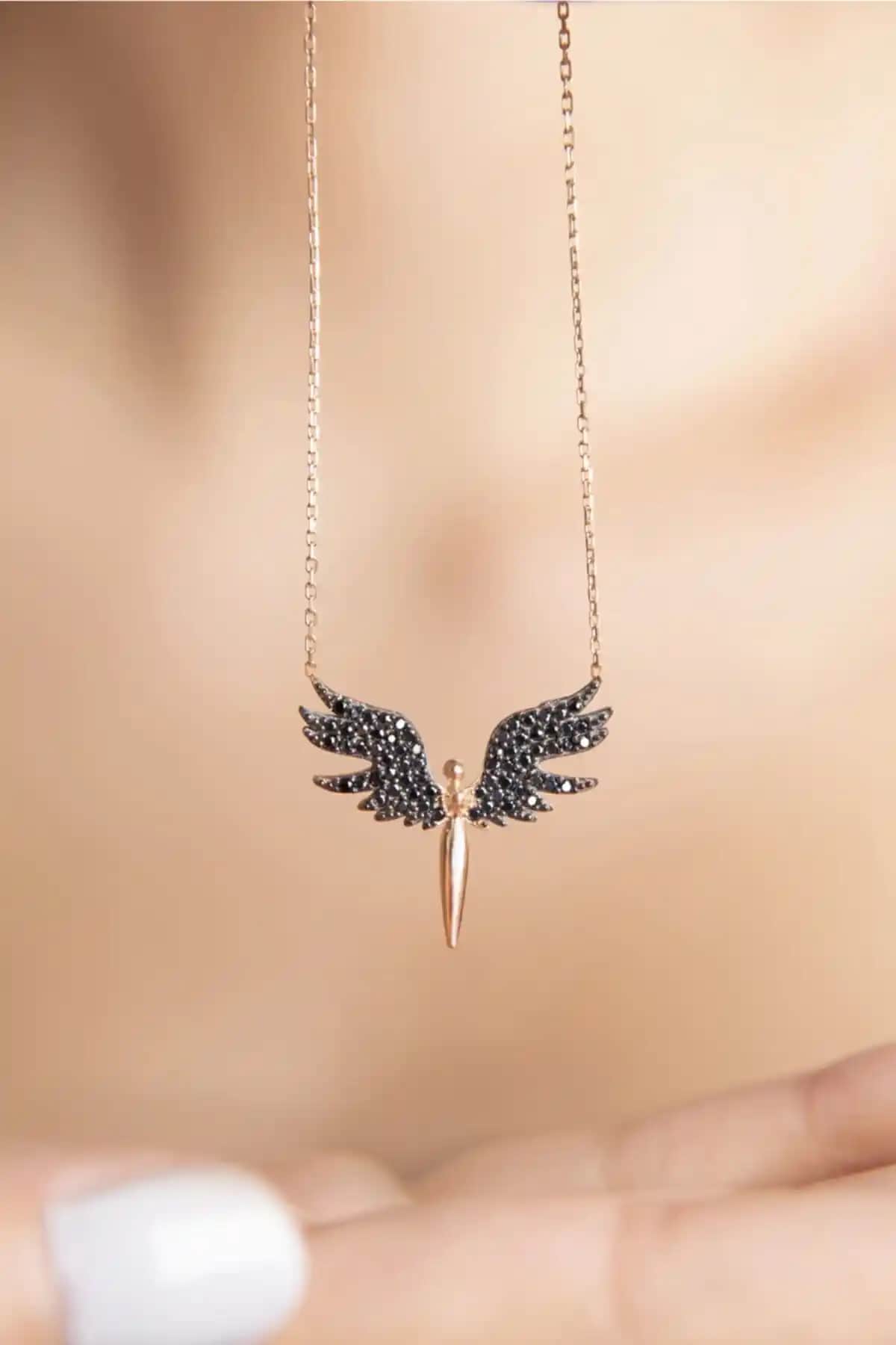 Elika Silver Mikail Meleği Kadın Kolyesi Siyah Taşlı 925 Ayar Gümüş Tasarım