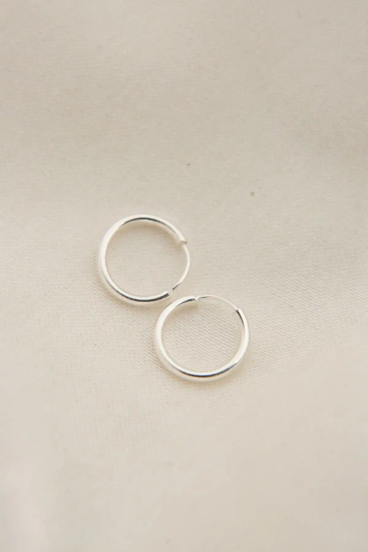 Elika Silver ve Söğütlü Silver Gümüş Küpe Karşılaştırması ve Özellikleri 1