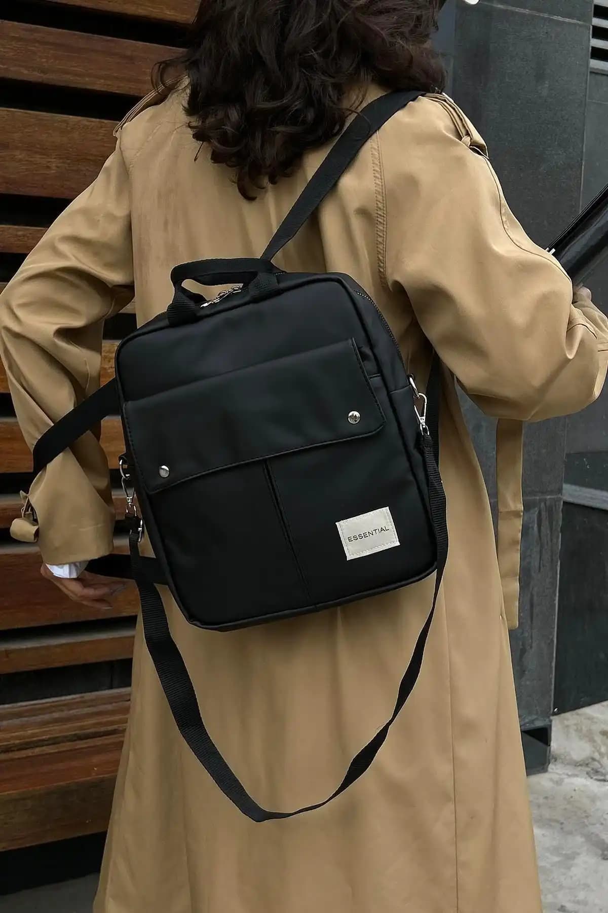 Eliza ve Shule Bags Scooby Siyah Sırt ve Kol Çantası Karşılaştırması 2