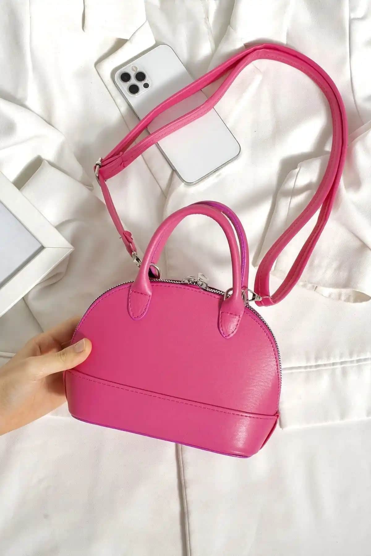 ESTUTE D ve Housebags Pembe Kanvas Çanta Karşılaştırması: Özellikler ve Kullanıcı Yorumları