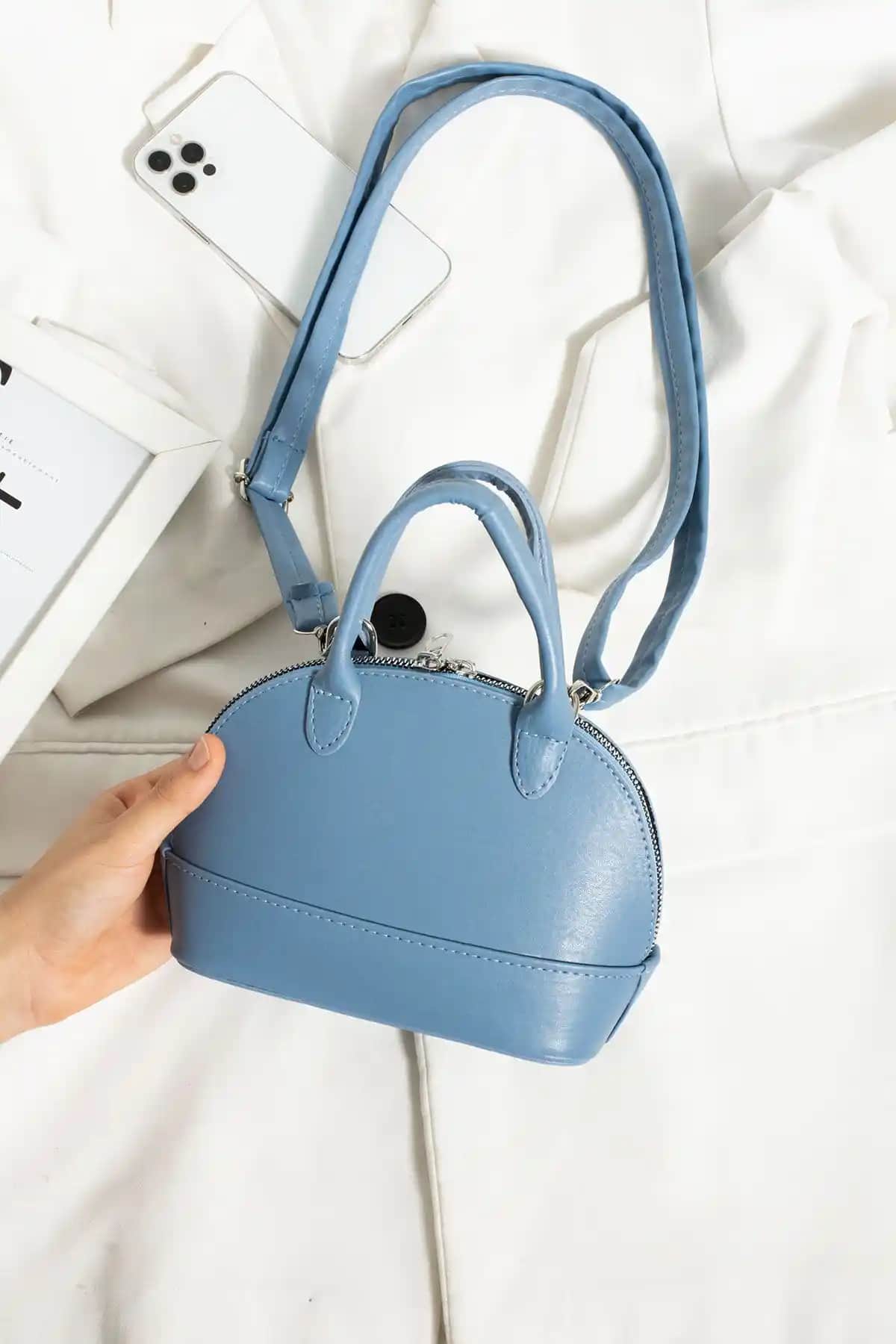 ESTUTE D ve Night Paula Model Mavi Çantalar Karşılaştırması Günlük Moda Seçenekleri