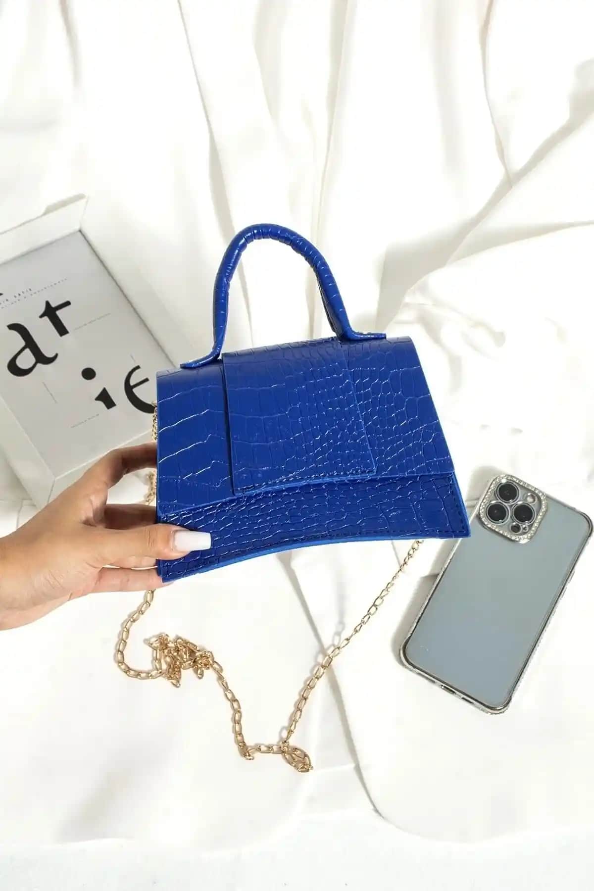 ESTUTE Kadın Mini City El ve Omuz Çantası Modern Tasarım ve Sürdürülebilir Malzeme ile