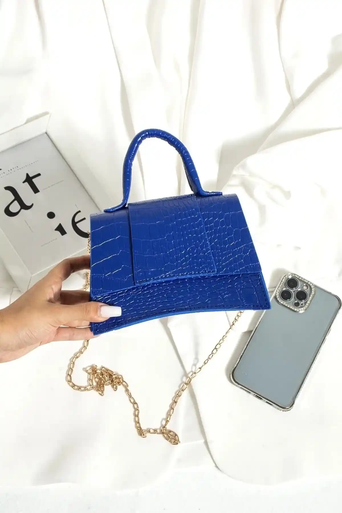 ESTUTE Kadın Mini City El ve Omuz Çantası Modern Tasarım ve Sürdürülebilir Malzeme ile