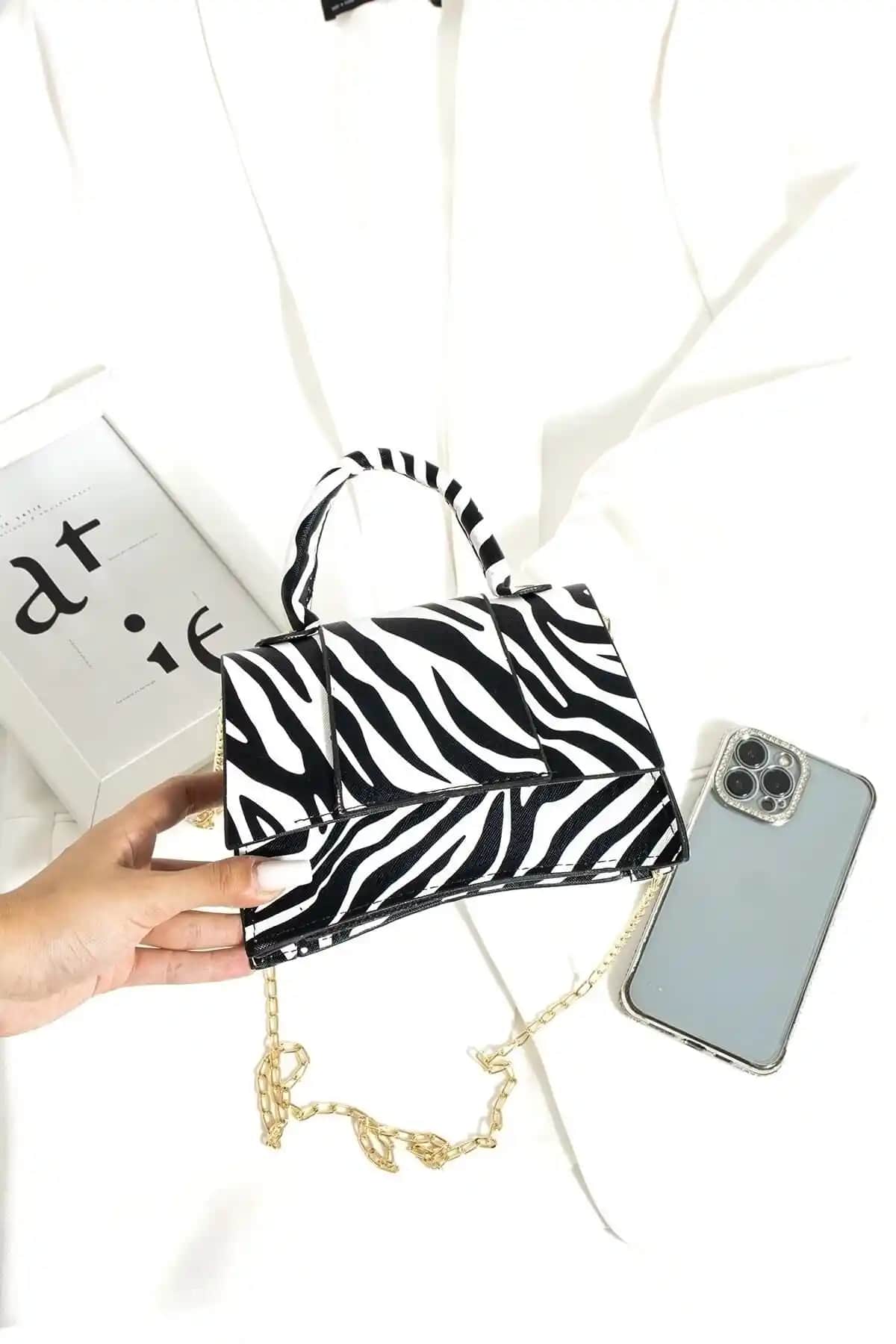 ESTUTE Mini City Kadın El ve Omuz Çantası Modern Tasarım ve Çevre Dostu Malzeme ile