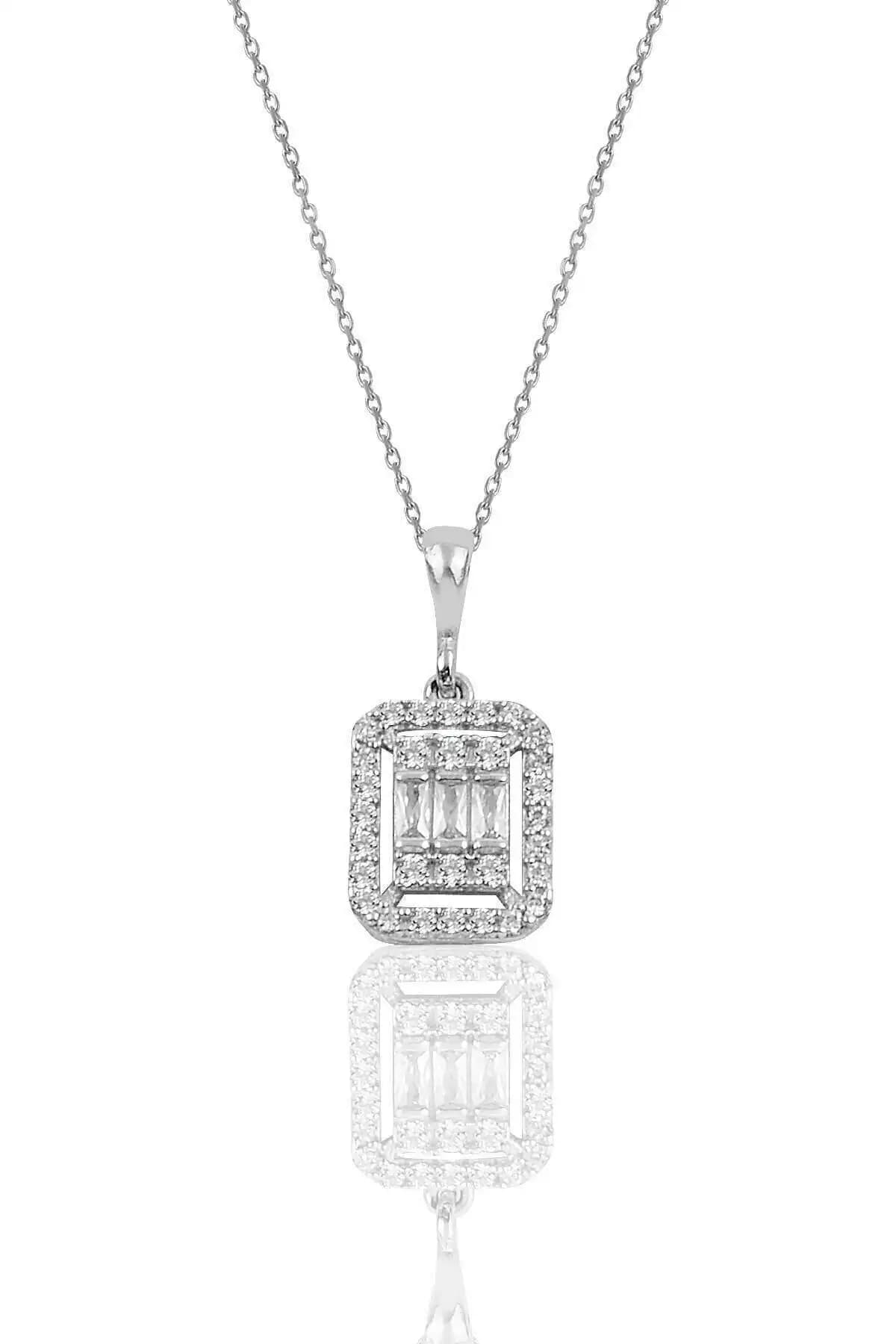 Eva Jewelry ve Lucente Jewellery Karşılaştırması: Hangi Kolye Sizin İçin Uygun 1