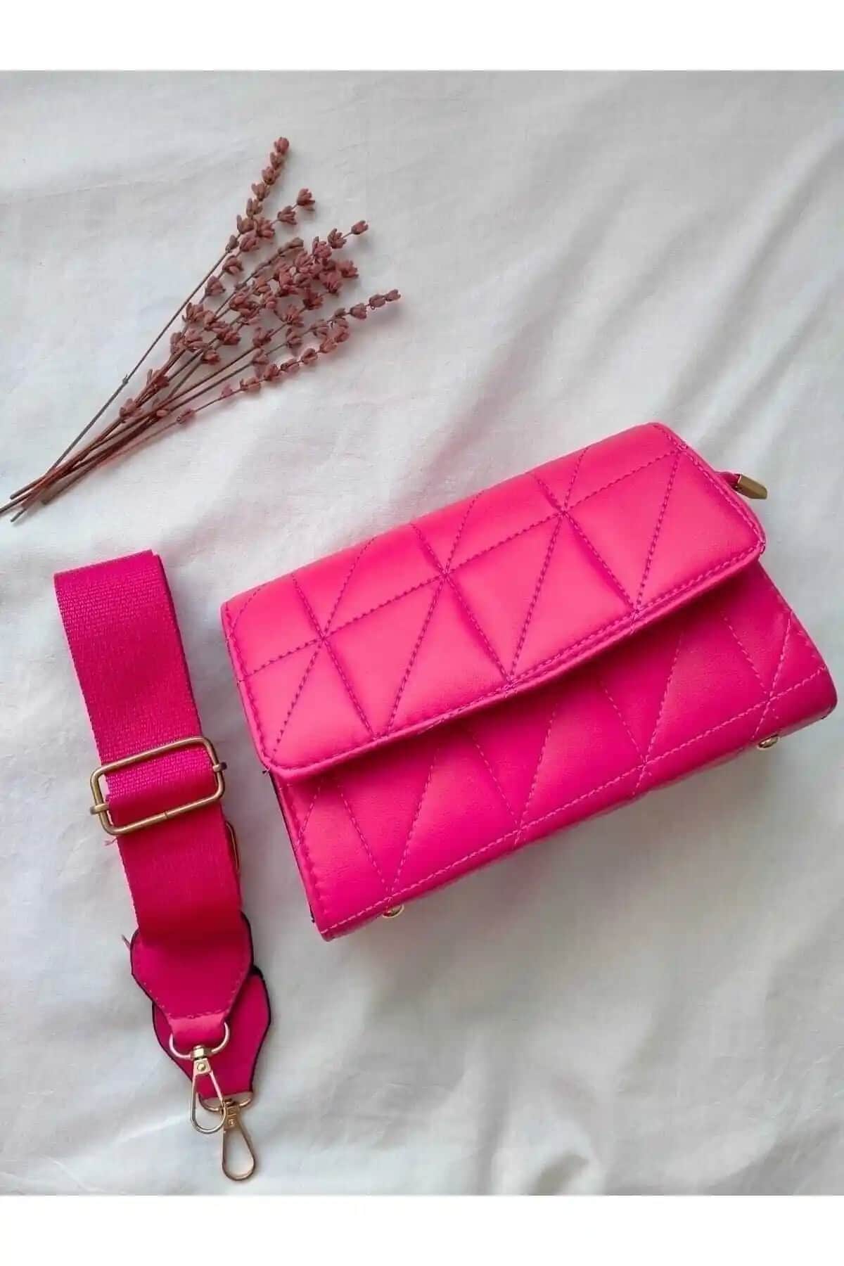 Everglow Jewelry ve Lucky Bees Günlük Kullanım Çantalarının Detaylı Karşılaştırması