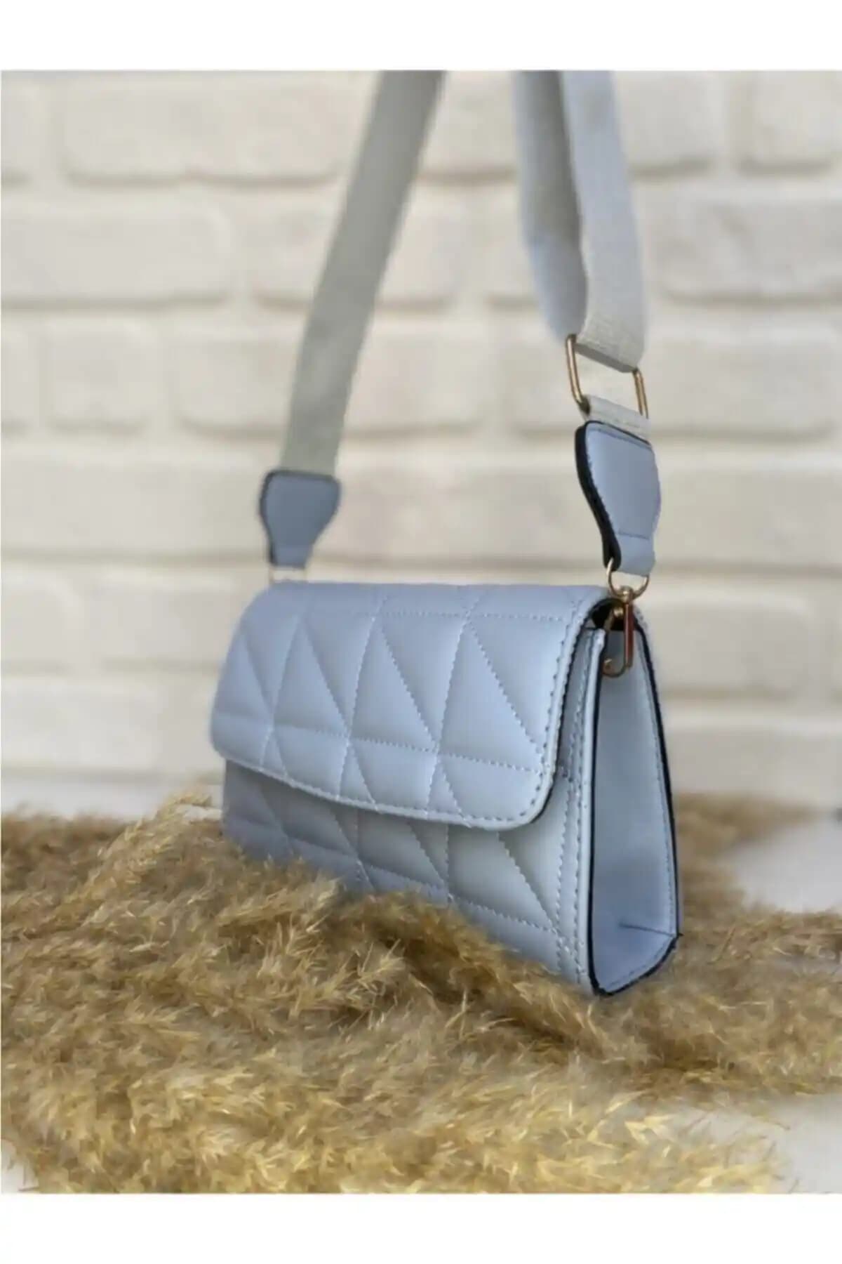 Everglow Jewelry ve Shaka Mavi SHK60 Çanta Karşılaştırması