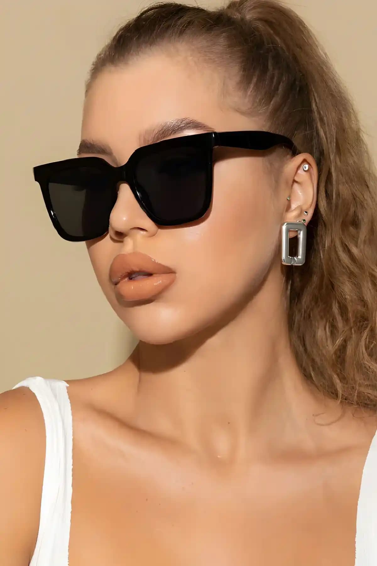 Eyesofia Hills UV400 Siyah Unisex Güneş Gözlüğü Modern ve Koruyucu Tasarım