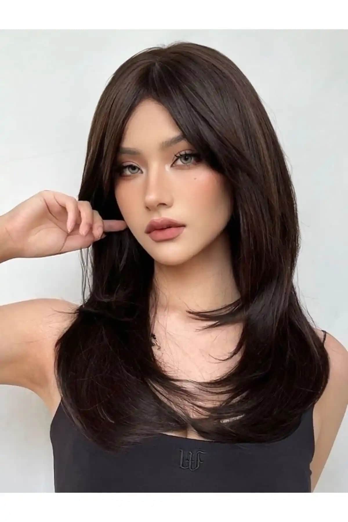 Fenomen Peruk Koyu Kestane Düz Perçemli Peruk: Doğal ve Şık Görünüm İçin Uygun Tercih