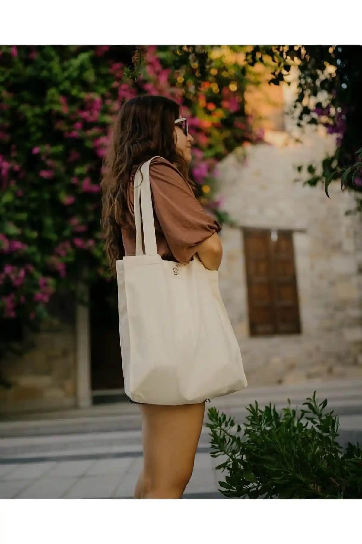 Fimu Bej Körüklü Bez Çanta Günlük Kullanım İçin Şık ve Dayanıklı Tasarım