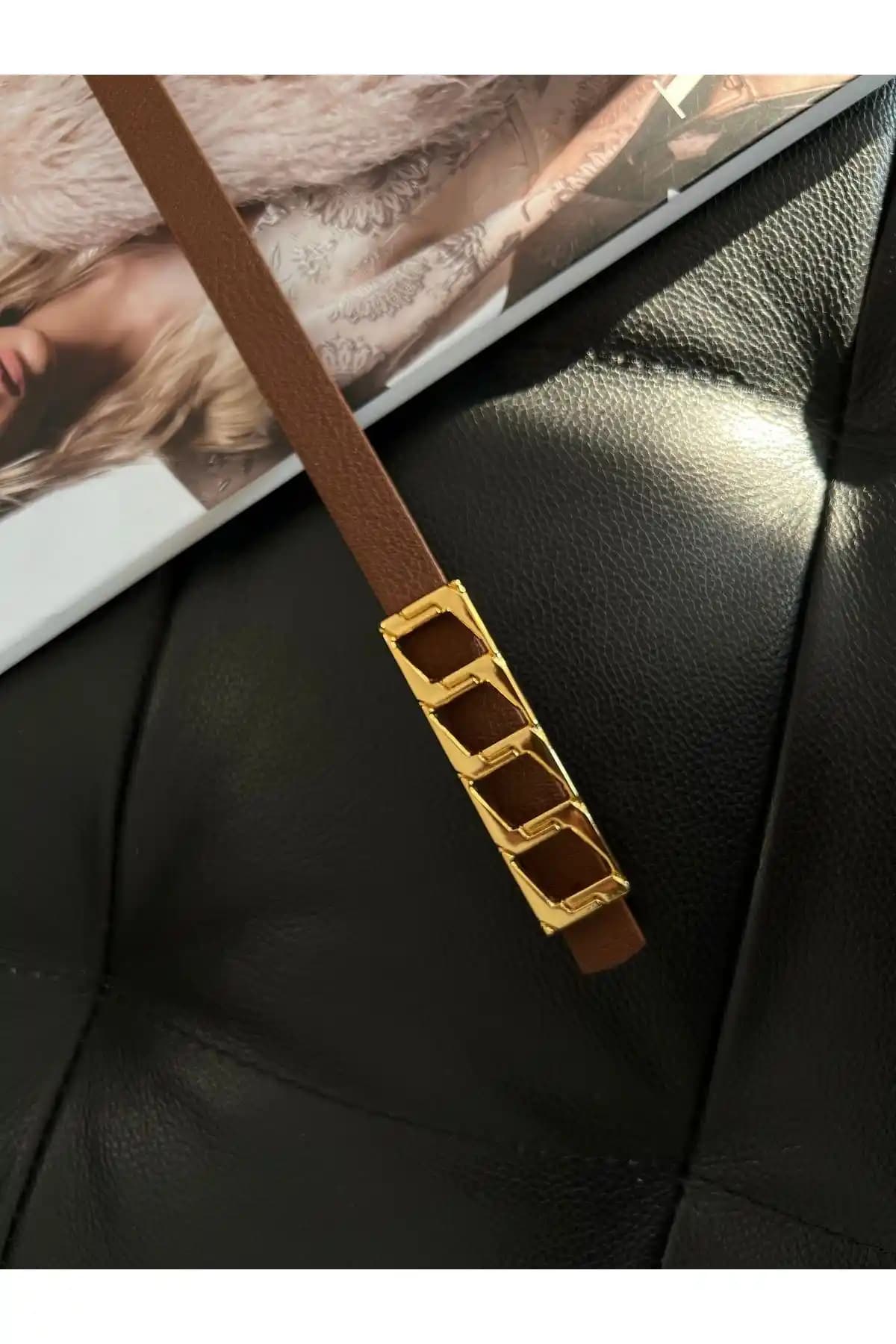 Fiori İnce Zincir Tokalı Kadın Pantolon Kemeri: Şık ve Dayanıklı Tasarım Özellikleri