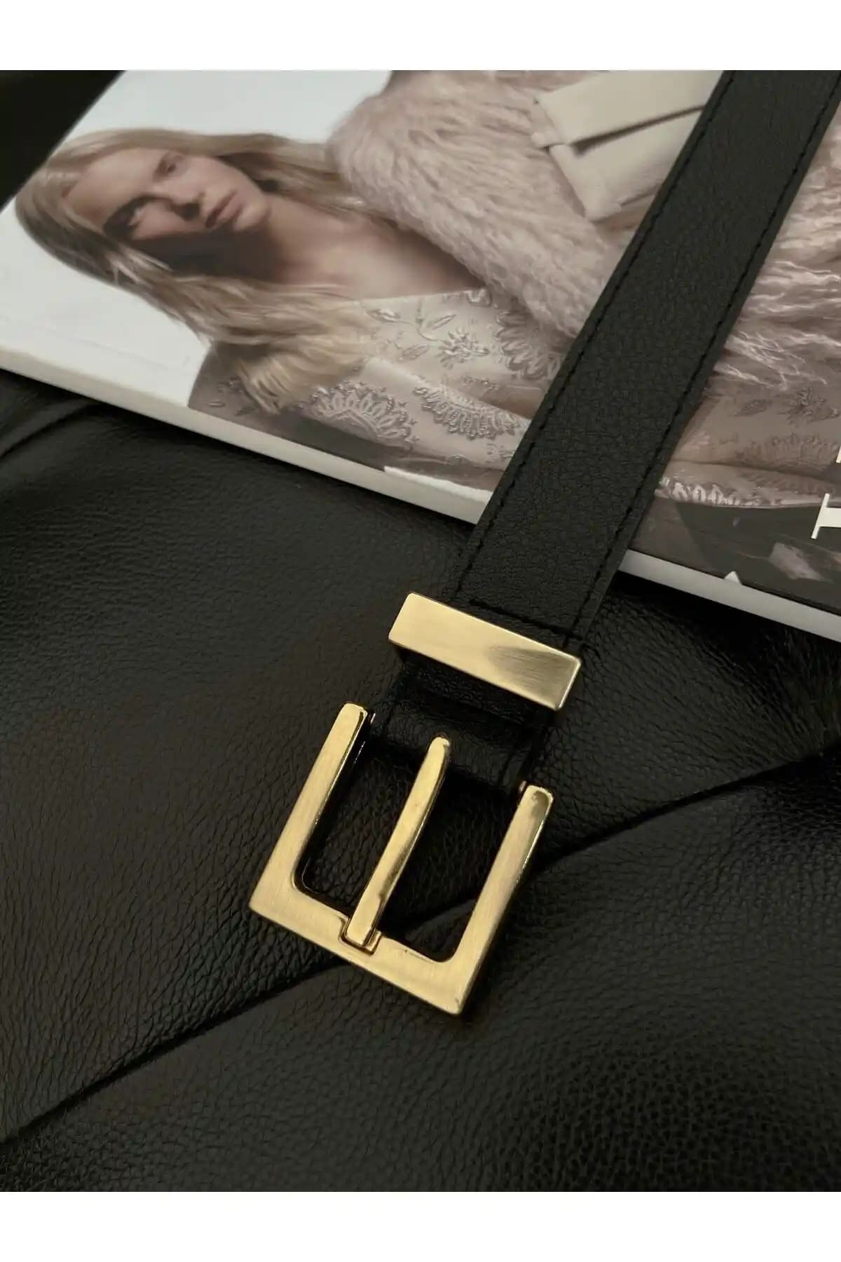 Fiori Kare Tokalı Köprülü Kadın Kemeri: Modern ve Klasik Kombinlere Uygun Şık Aksesuar