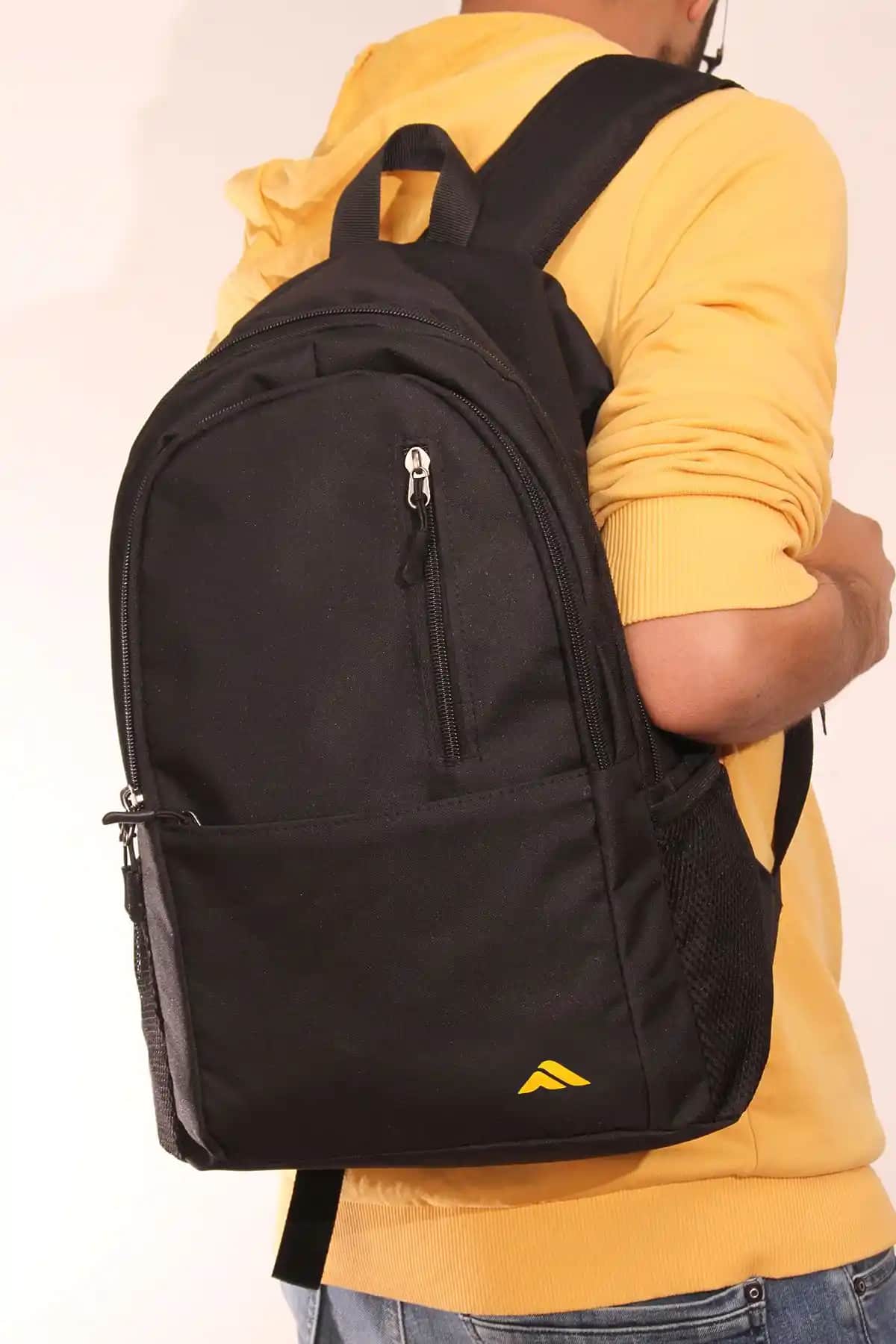 Fiyaka nil-06 ve NEMO GROUP Büyük Boy Okul Çantası Karşılaştırması