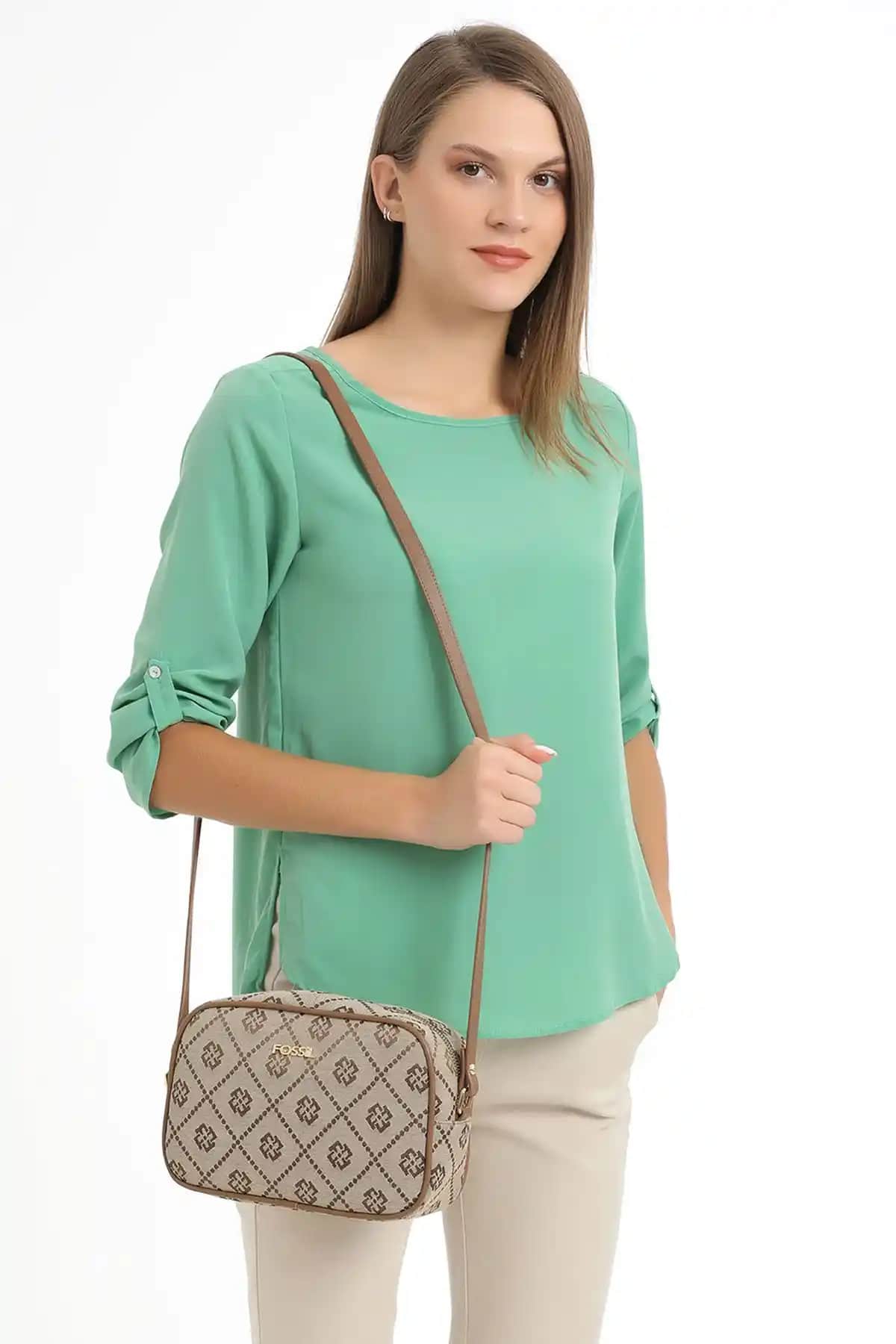 Fossil Kahverengi Çapraz Çanta Günlük Kullanım İçin Dayanıklı ve Şık Tasarım
