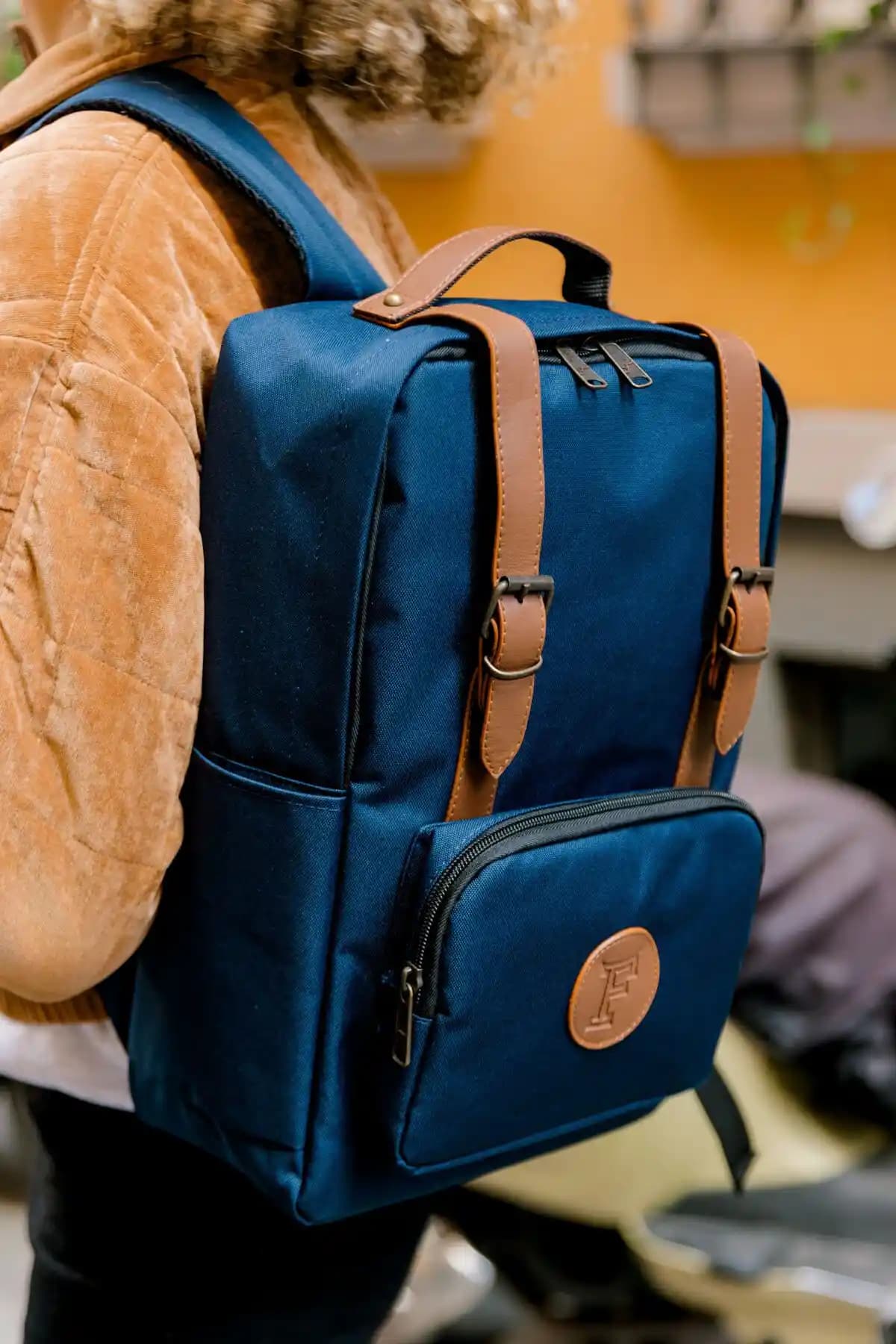 Fudela Bks Lacivert Sırt Çantası: Şıklık ve İşlevselliğin Modern Buluşması