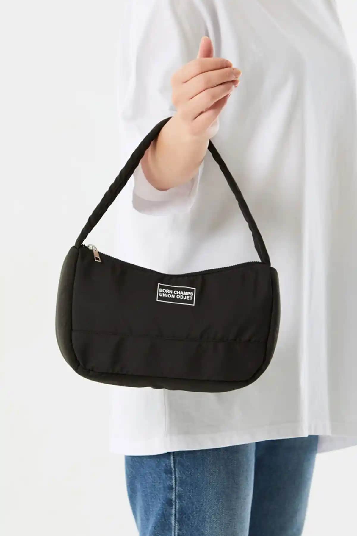 Fullamoda Fermuarlı ve macharelbasic Ka<dı>n Astarlı Siyah Çanta Karşılaştırması