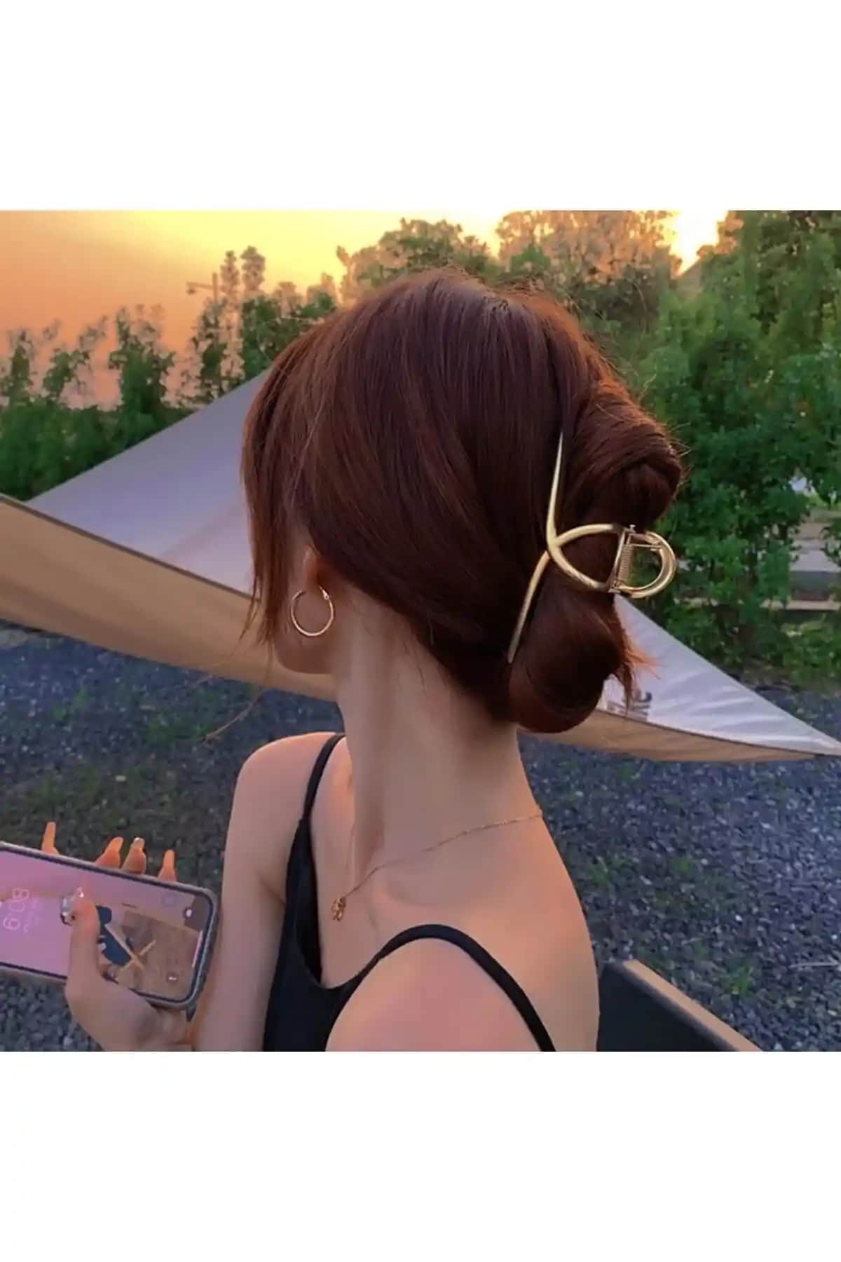 GÜLPEŞE Büyük Boy Altın Renk Çelik Yaylı Mandal Toka Modern ve Şık Saç Aksesuarı