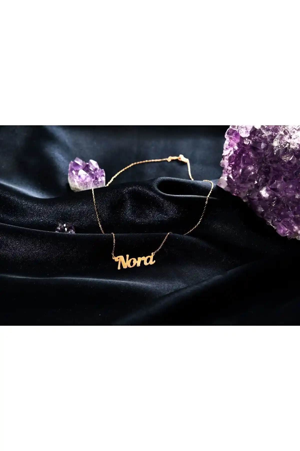 Gümüş İsimli Kolye Karşılaştırması: Farklı Modeller ve Özellikler Analizi