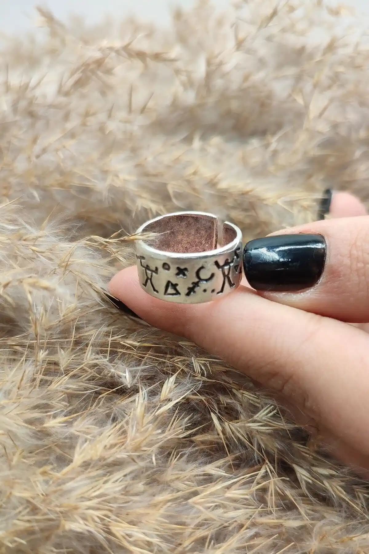 Gümüş Kaplama Alyans ve Aksesuarlar: Stil ve Konfor Sunan Modeller