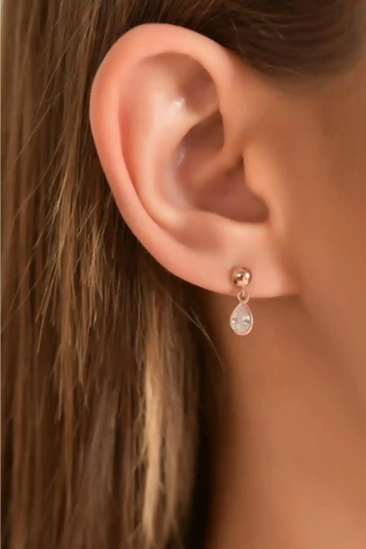 Gümüş Küpe Karşılaştırması: Mai Silver ve NEREZE Modellerinin Özellikleri ve Kullanıcı Yorumları