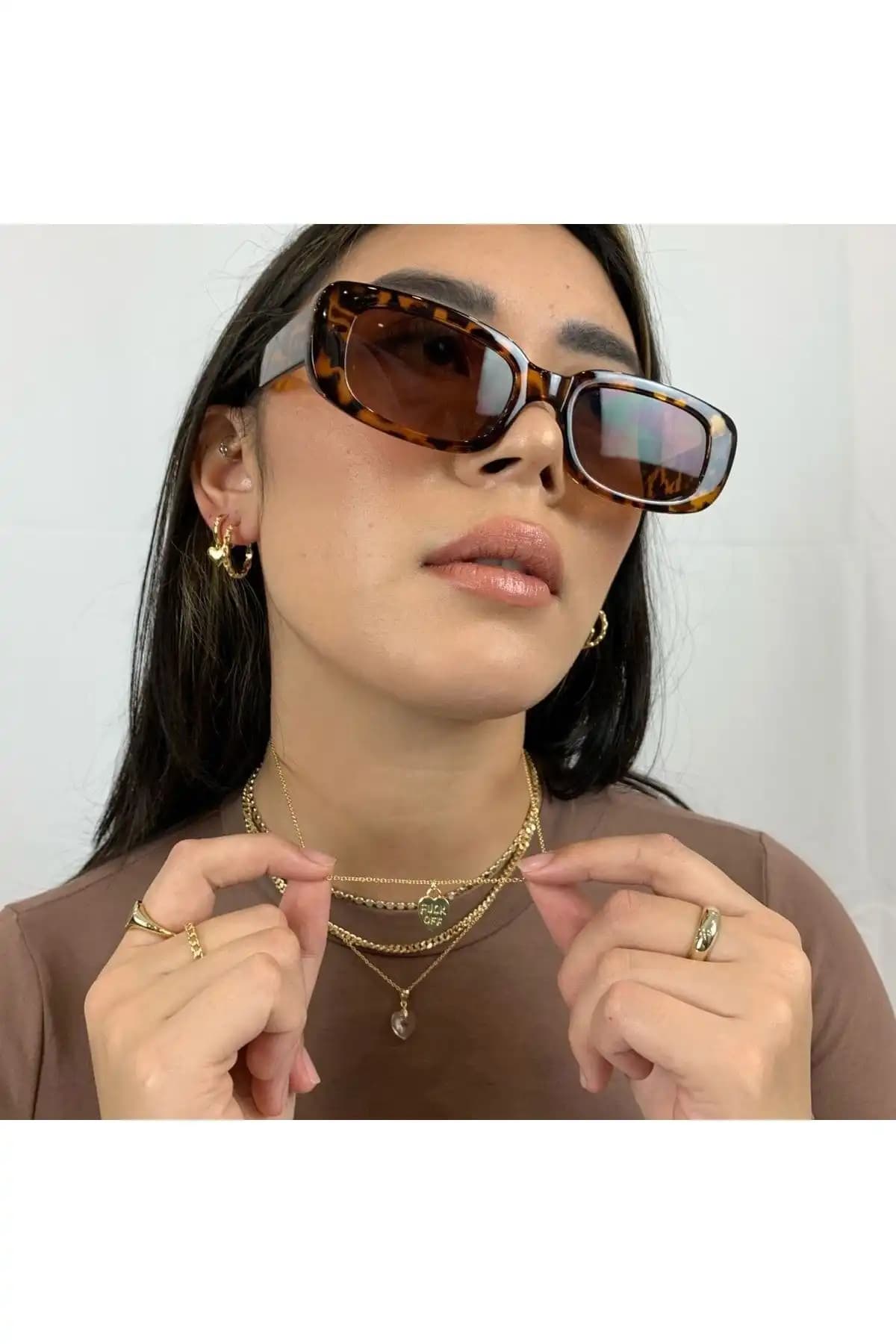 Güneş Gözlüğü Karşılaştırması: LOOKUP ve WATCHOFROYAL Modellerinin Özellikleri 1