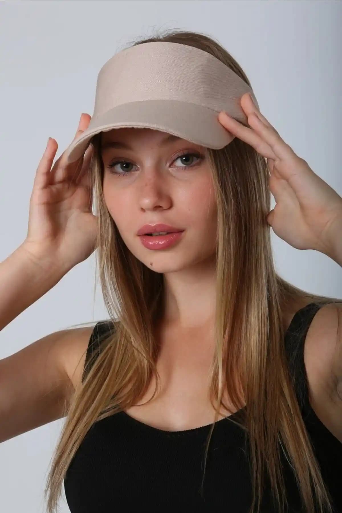 Güneşten Koruma Sağlayan Luminos ve Şapkadan Şapka Modellerinin Karşılaştırması