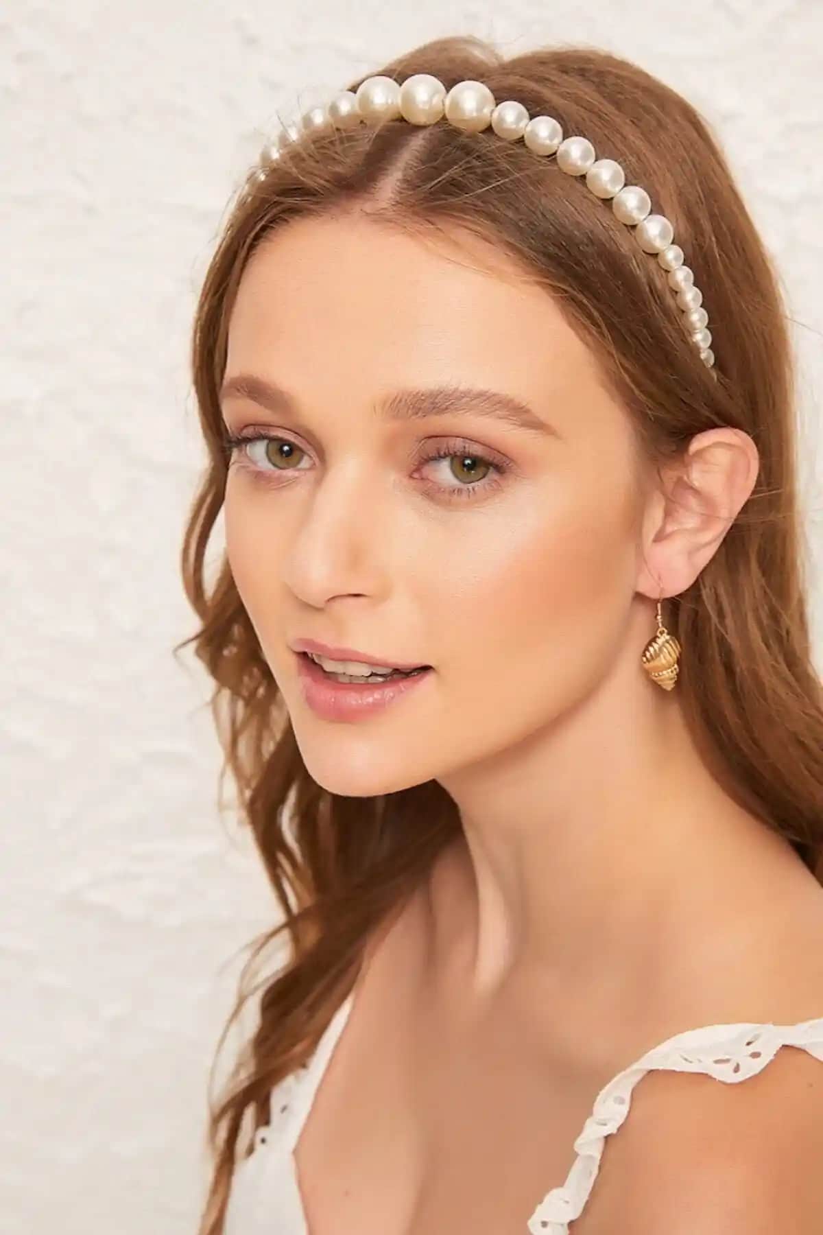 H&E DESIGN ve Monalisa Kadın İnci Taç Karşılaştırması Şıklık ve Konfor Analizi