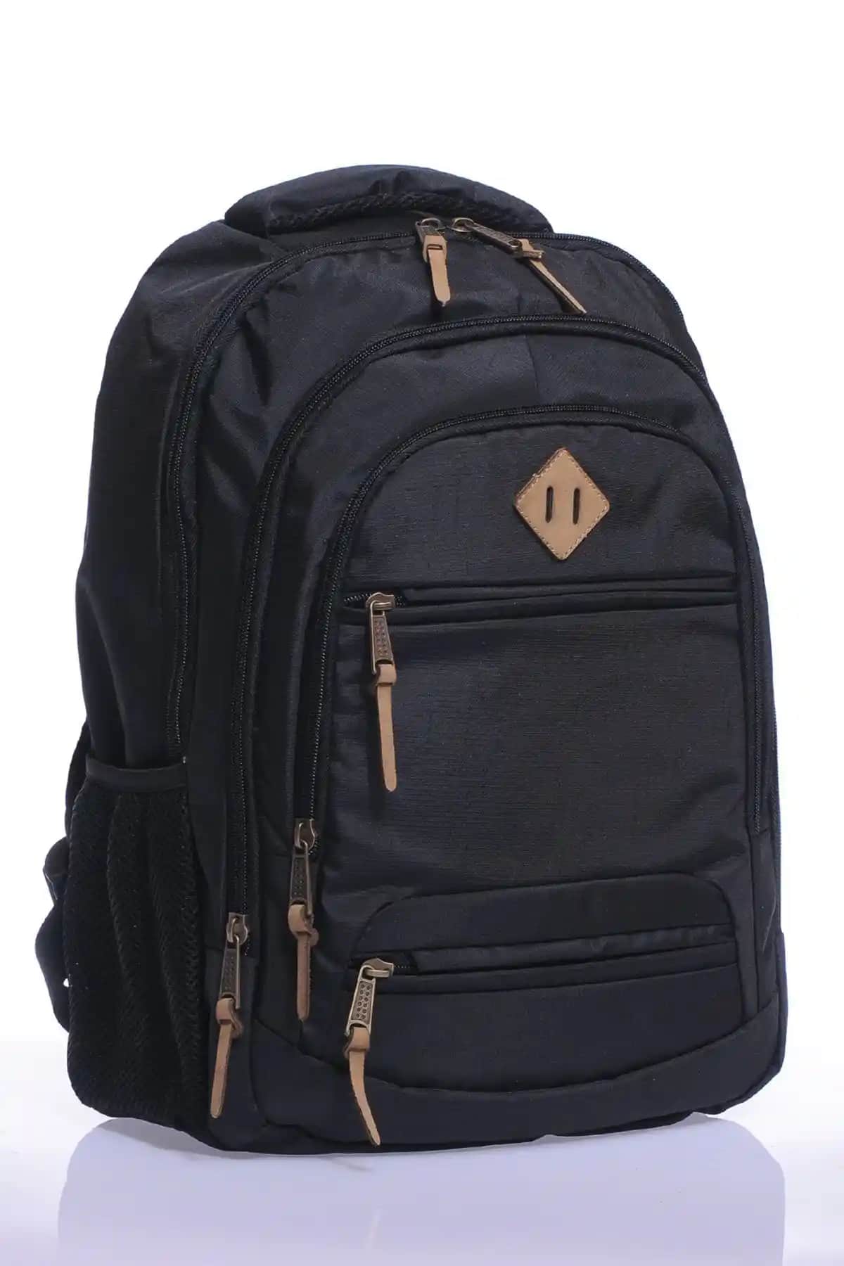 Hakan GK19 ve Fiyaka NW-8112 Unisex Okul Sırt Çantalarının Detaylı Karşılaştırması