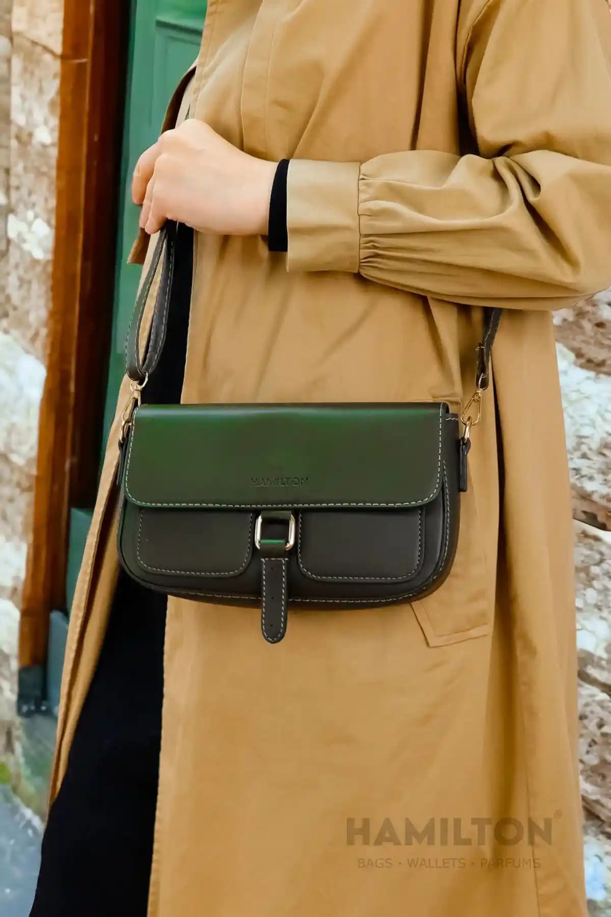 Hamilton Haki ve Siyah Çapraz Askılı Çanta Karşılaştırması 2023