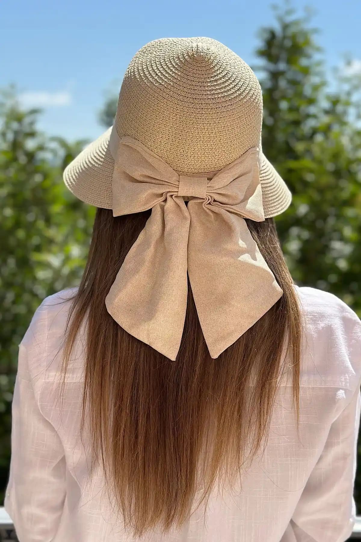 Hasır Şapka Modelleri: Güneşten Koruyan ve Şık Tasarımlar