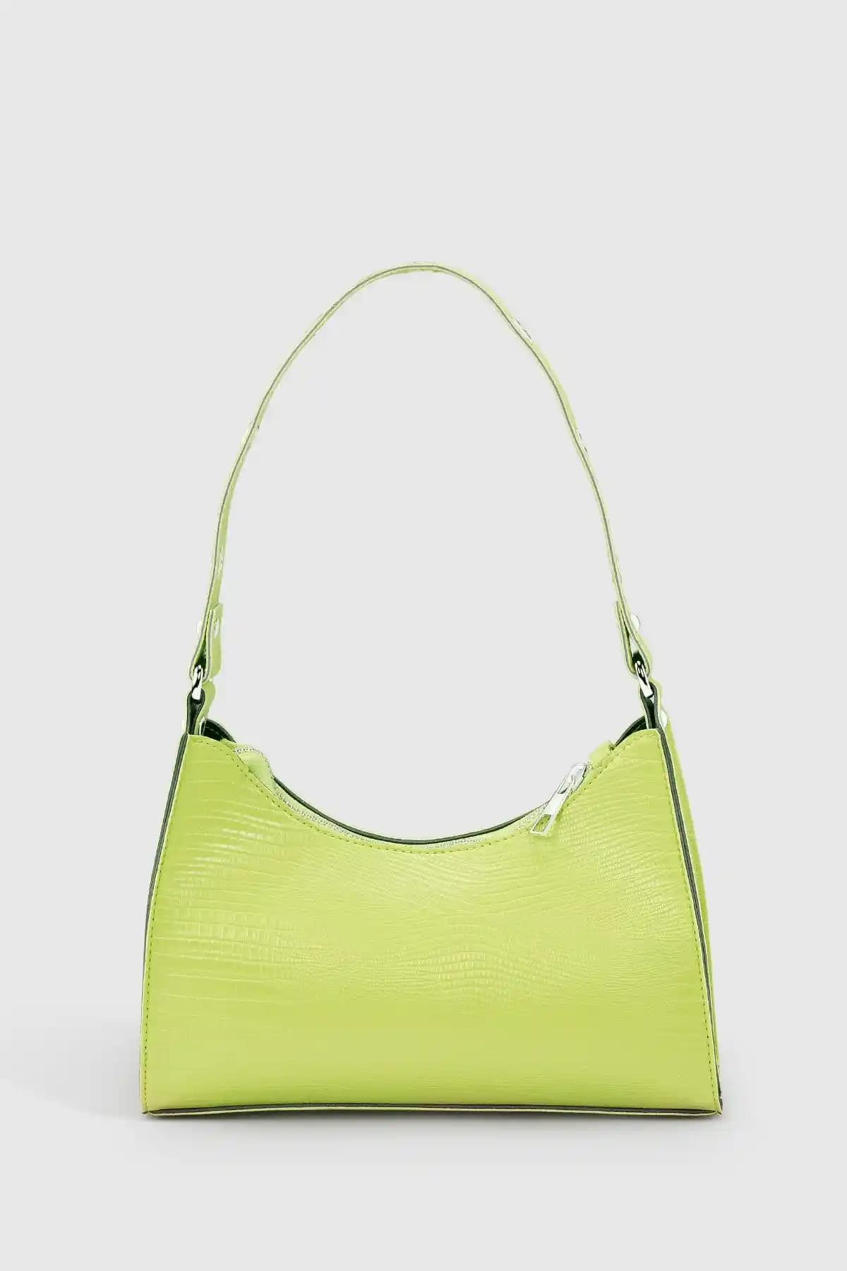 Housebags Kadın Çanta Karşılaştırması: Neon Yeşil Baguette ve Krem Kanvas Tote Çantalar