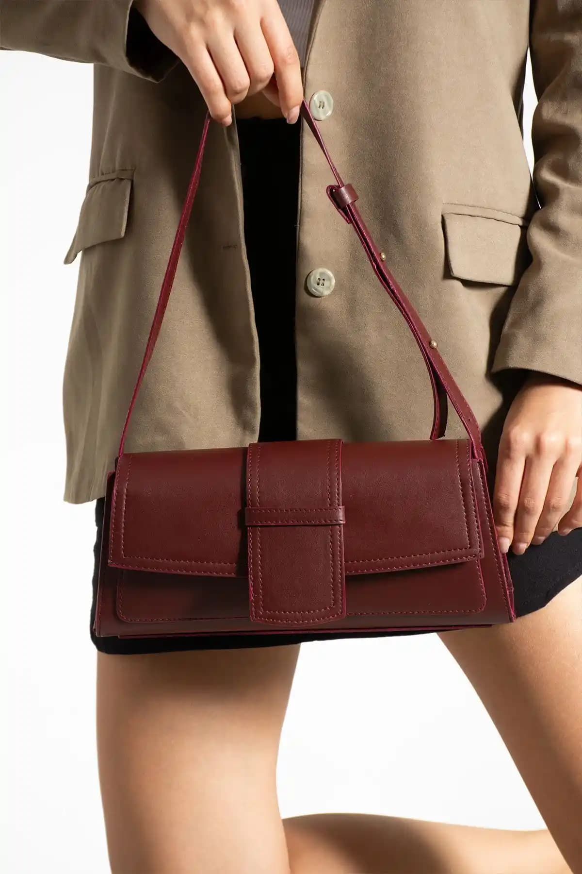 İAMBTŞY Klasik Stil Baget Çanta: Şık ve Dayanıklı Günlük Kullanım Çantası