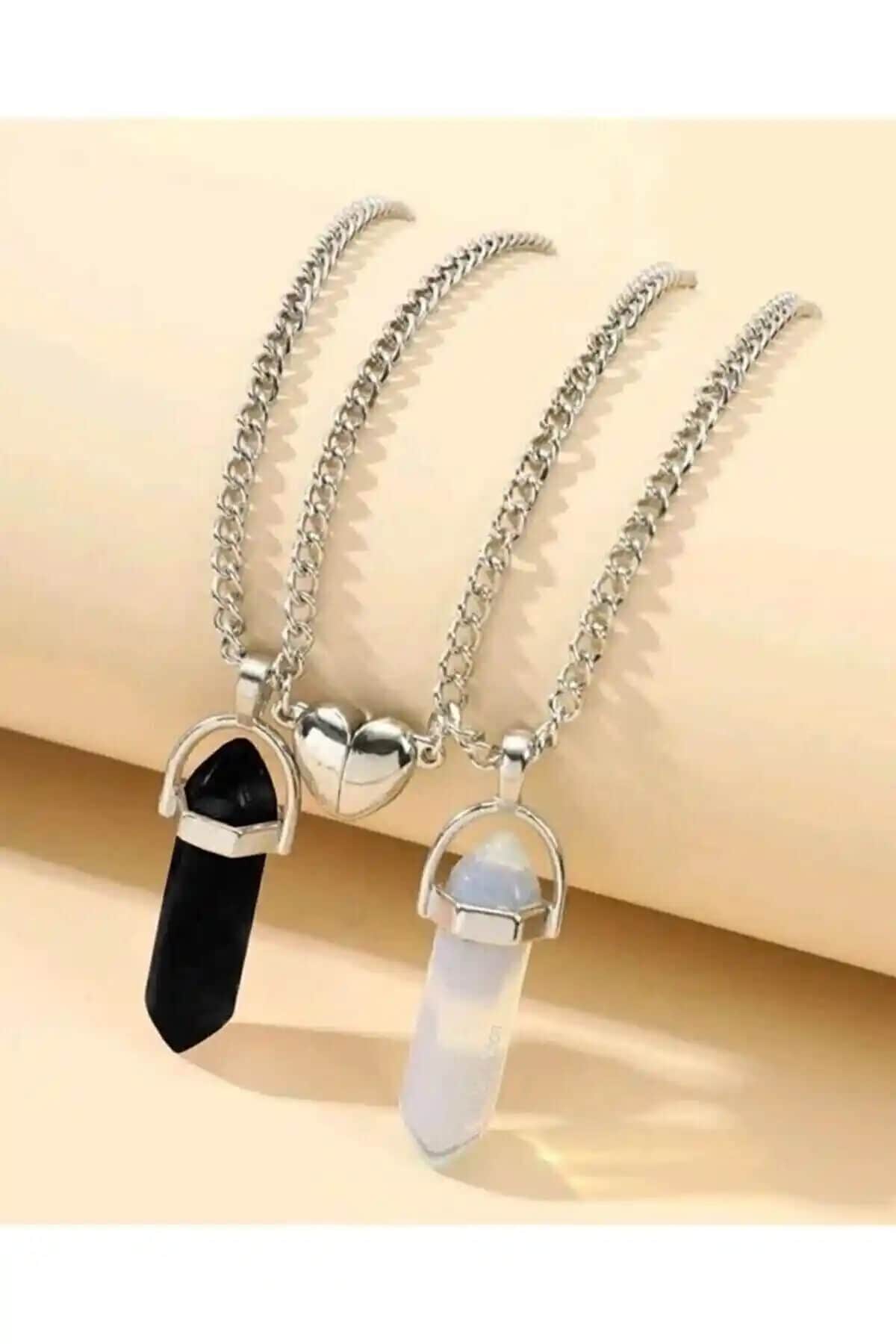 İki Farklı Kolye Tasarımı: Oniks ve Parlayan Kolyelerin Karşılaştırması