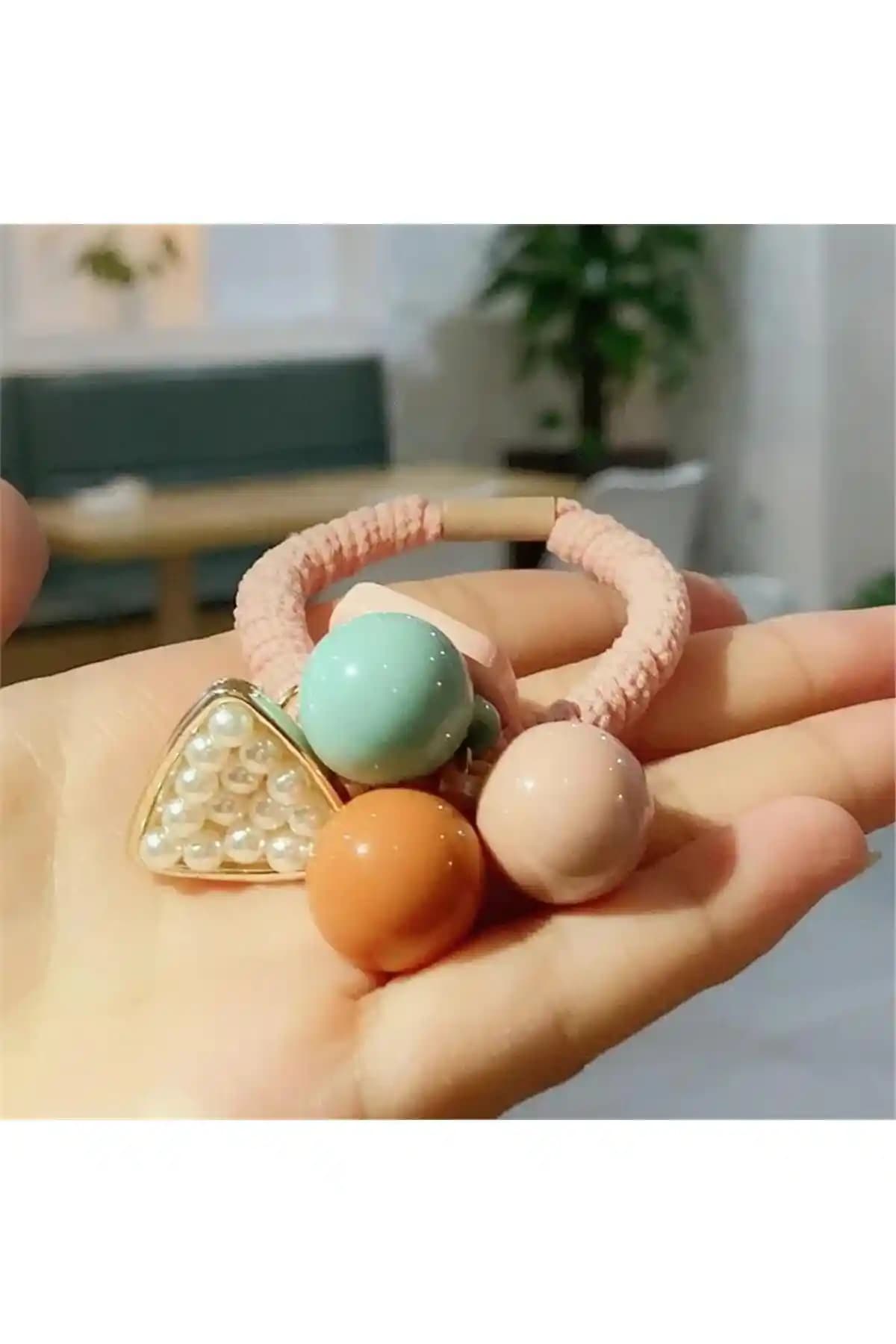 İki Popüler Aksesuar Modelinin Karşılaştırması: Şıklık ve Konfor Analizi